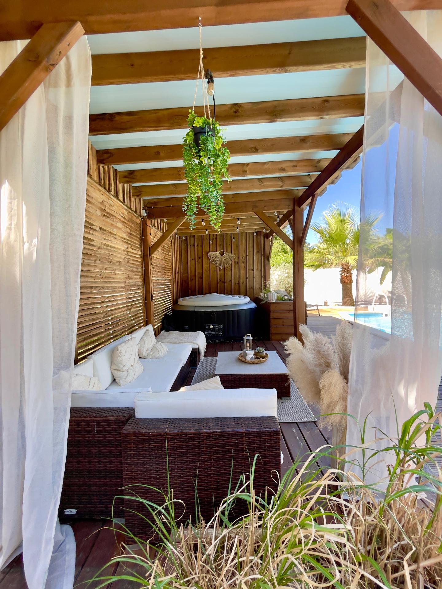 Photo 5 of the listing.