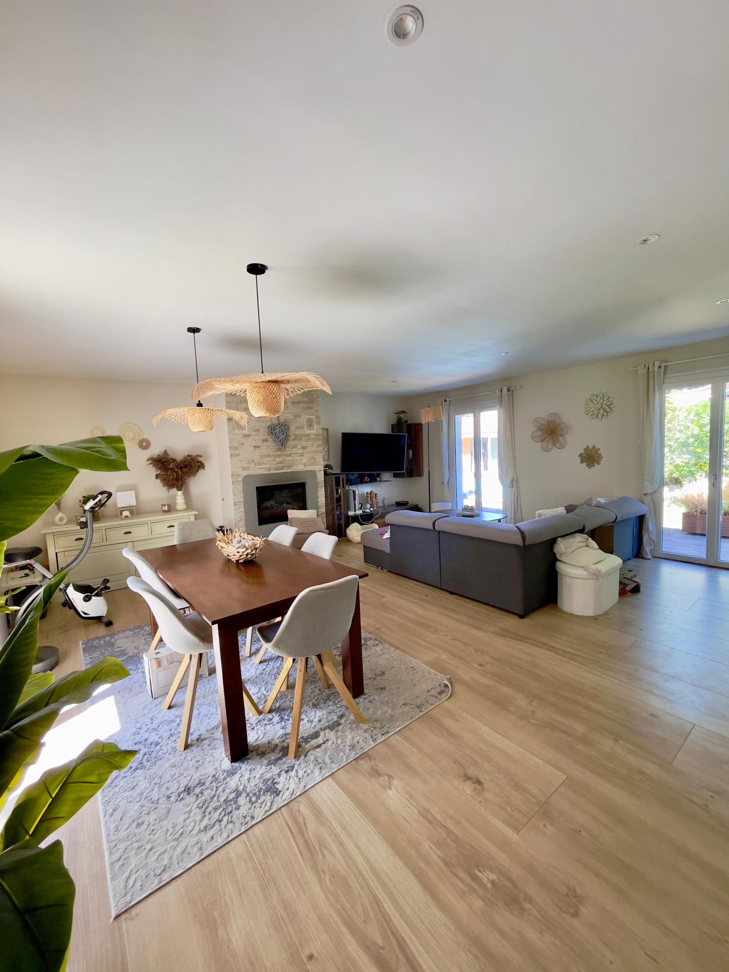 Photo 7 of the listing.