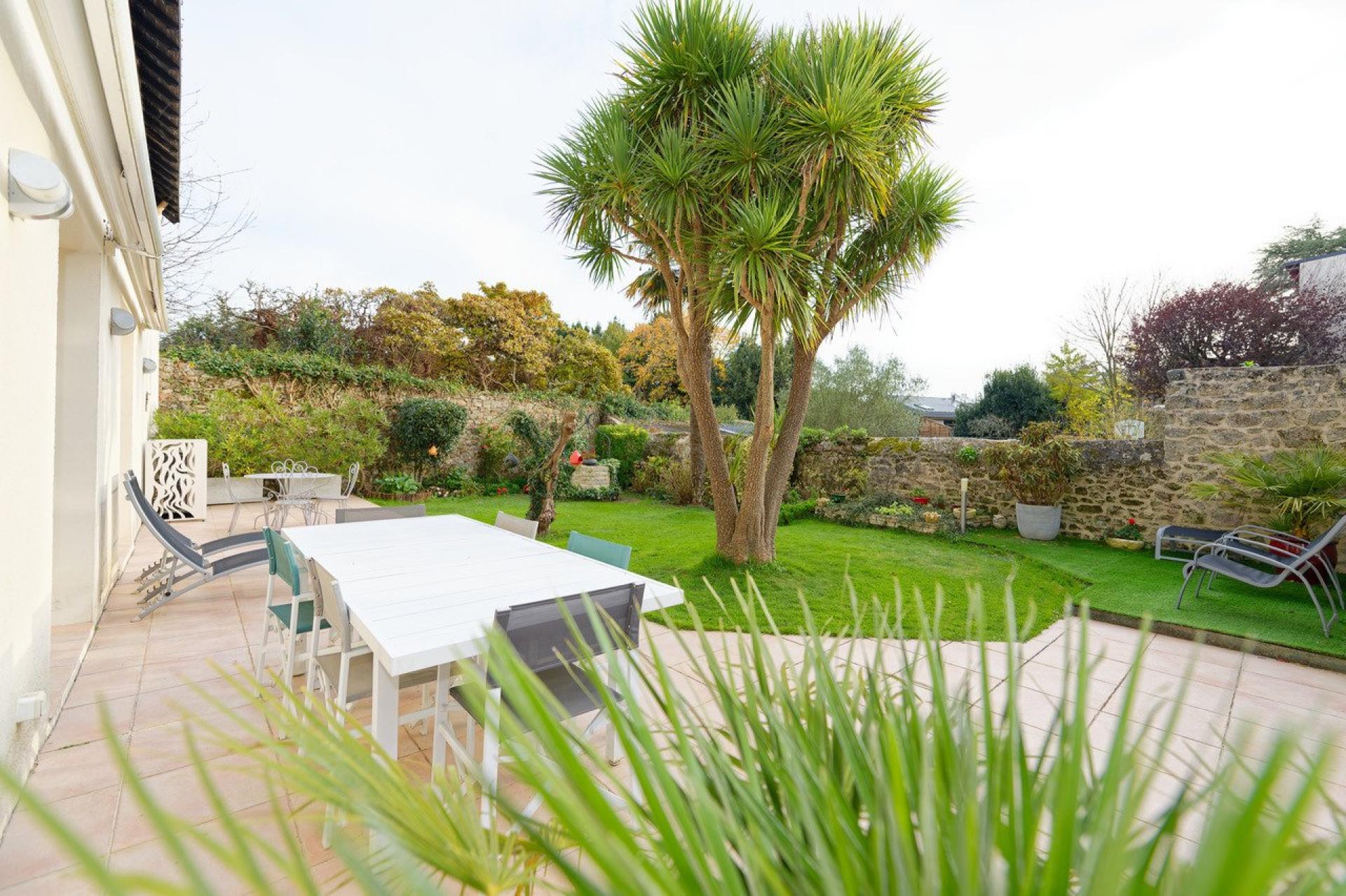 Photo 18 of the listing.