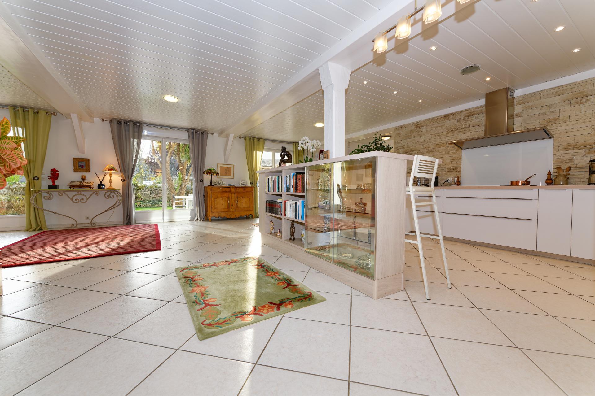 Photo 5 of the listing.