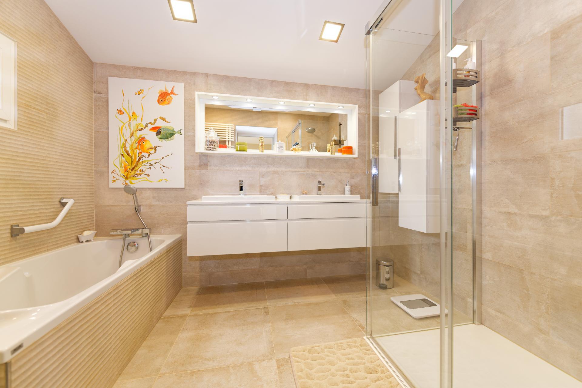 Photo 16 of the listing.