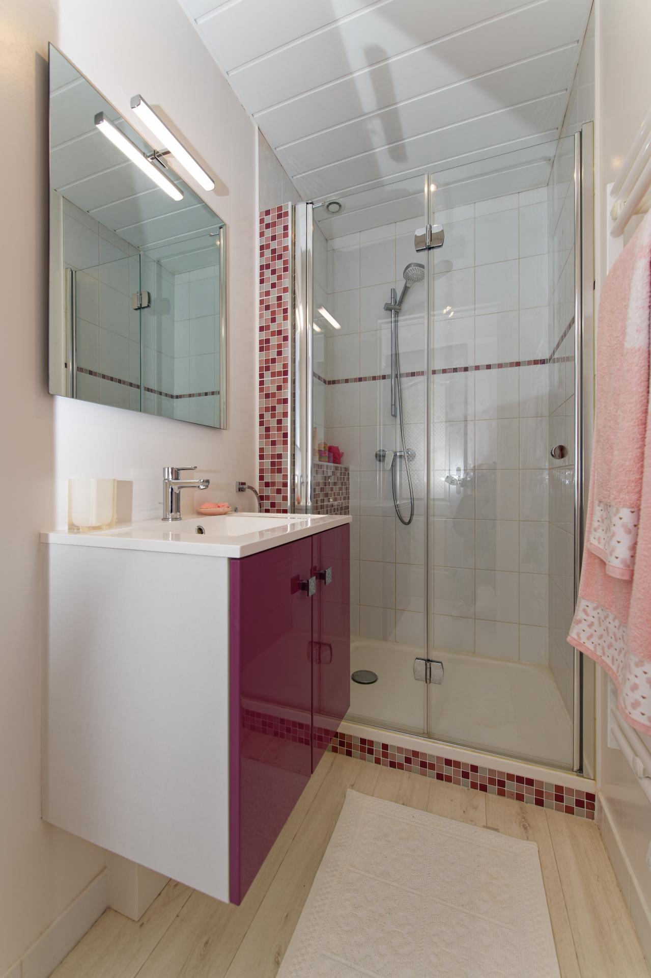 Photo 9 of the listing.