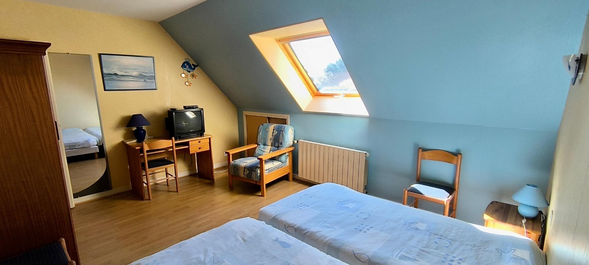 Photo 7 of the listing.
