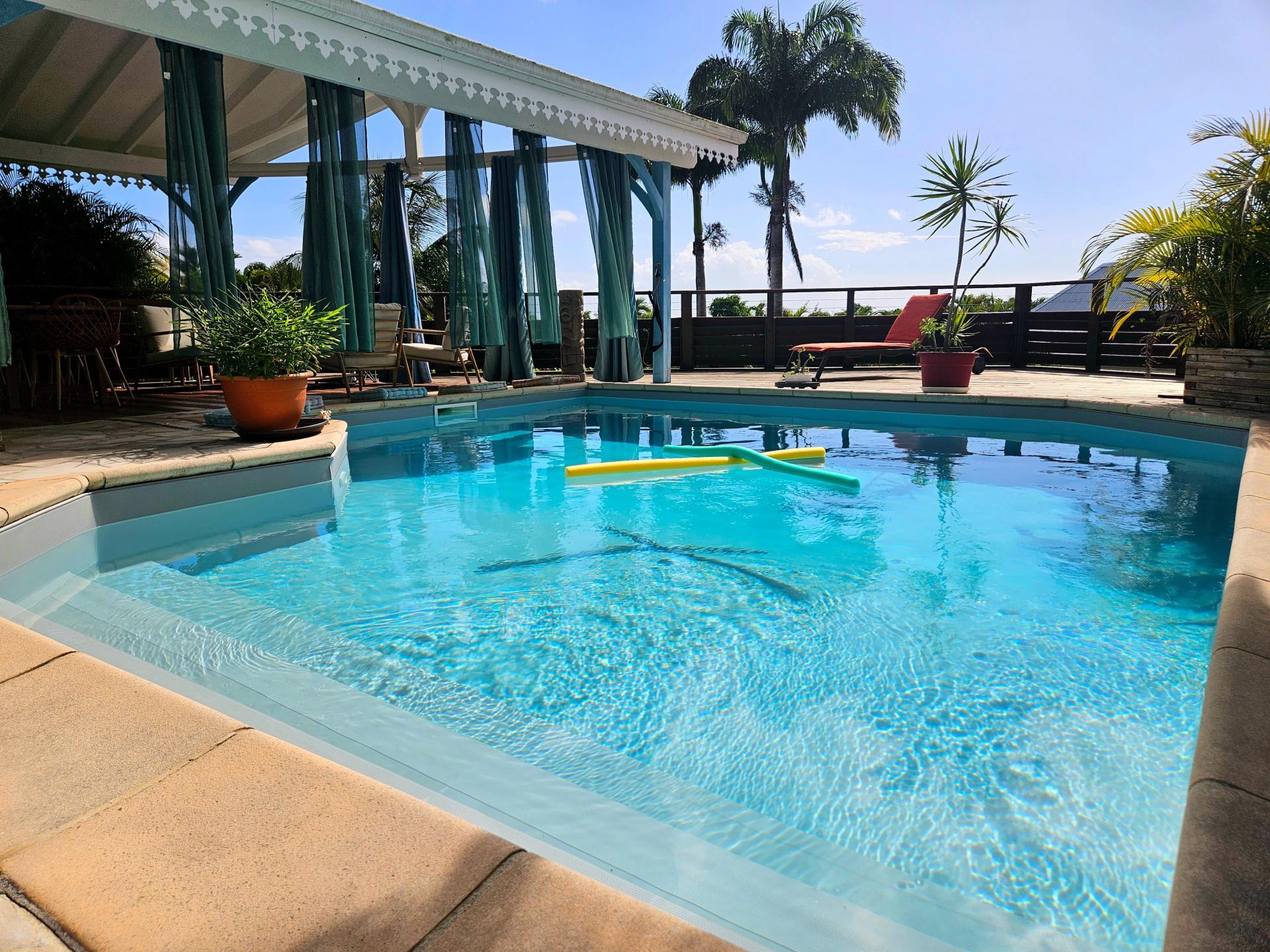 Photo 2 of the listing.