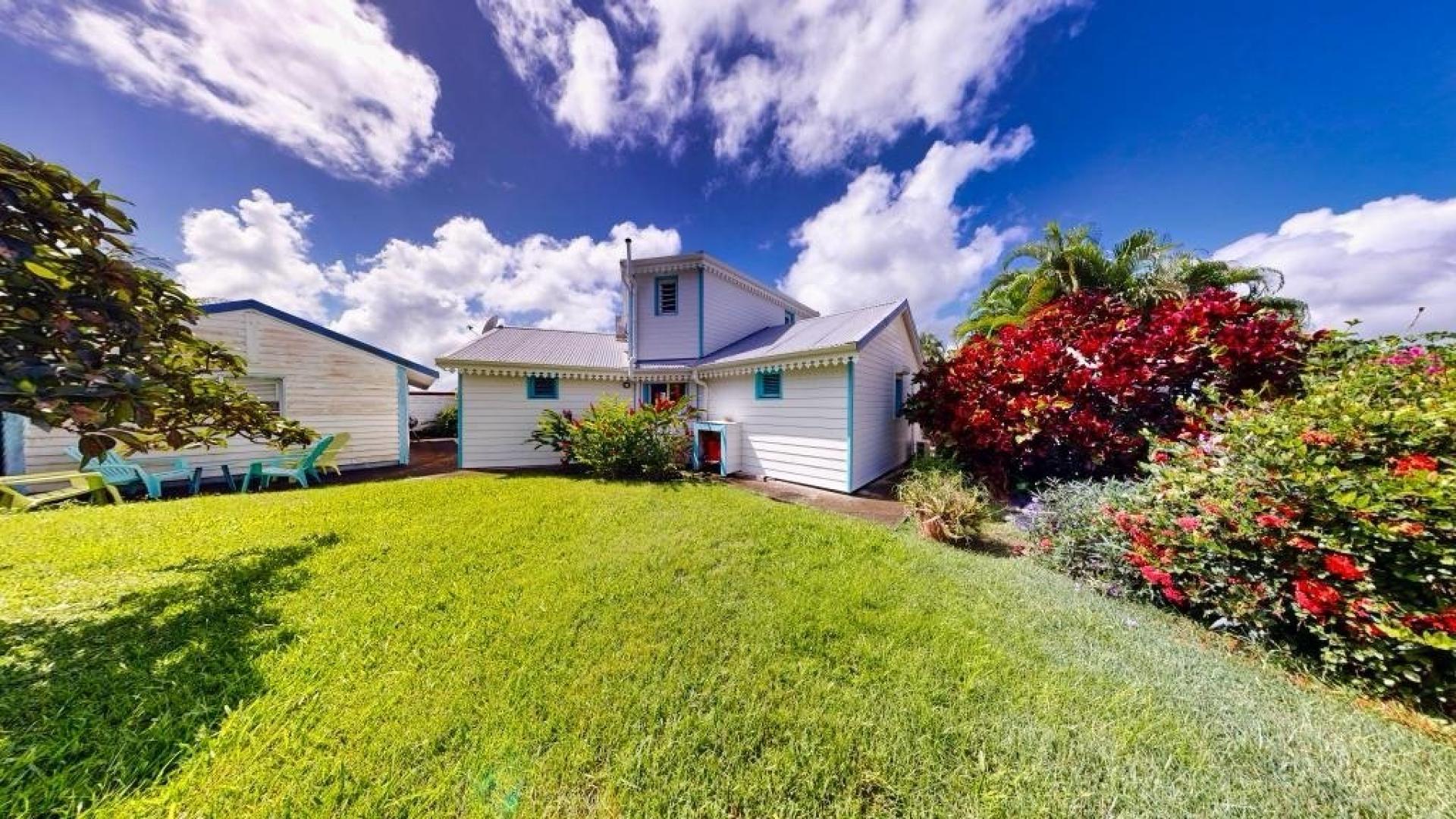 Photo 3 of the listing.