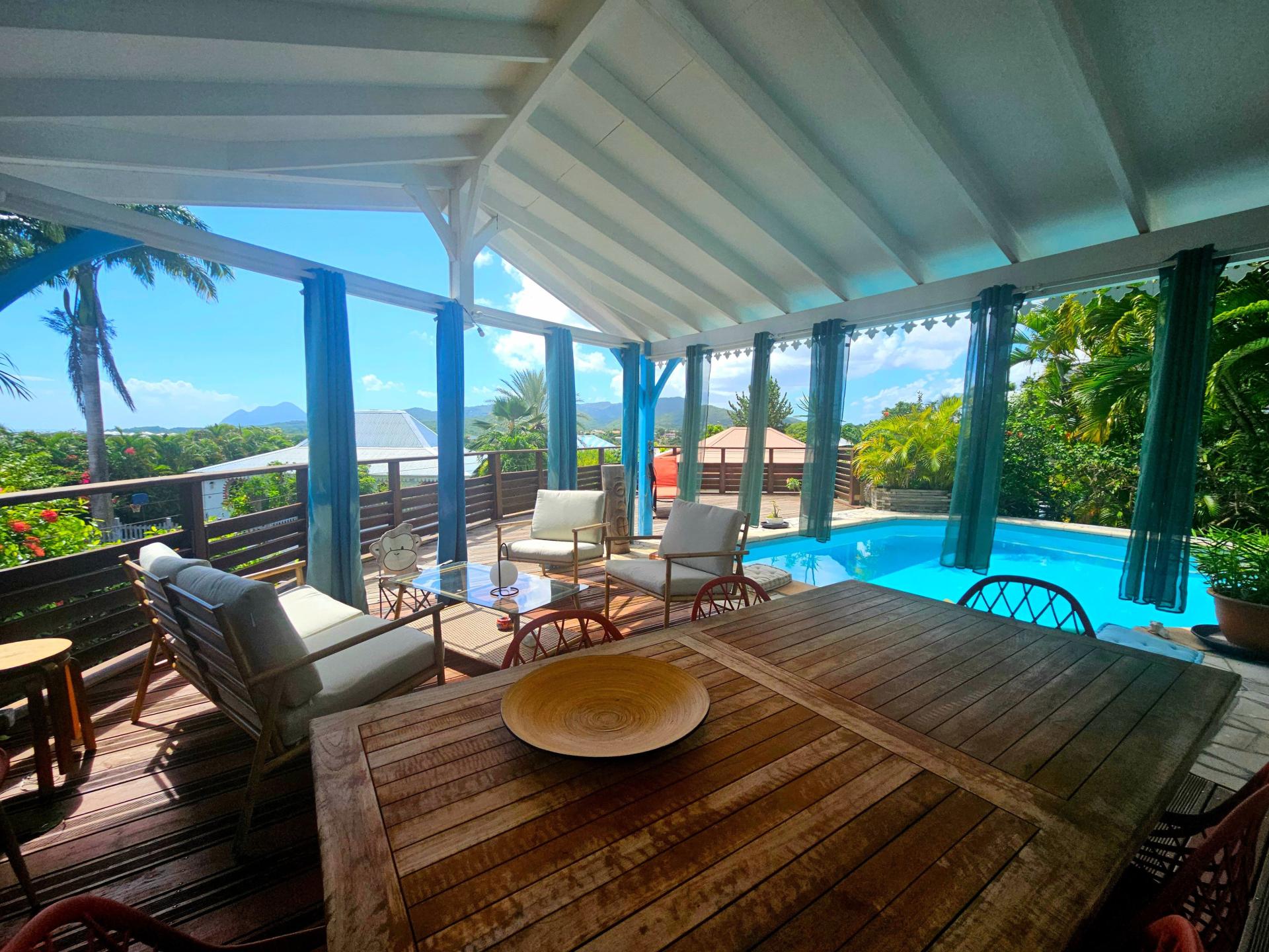 Photo 5 of the listing.