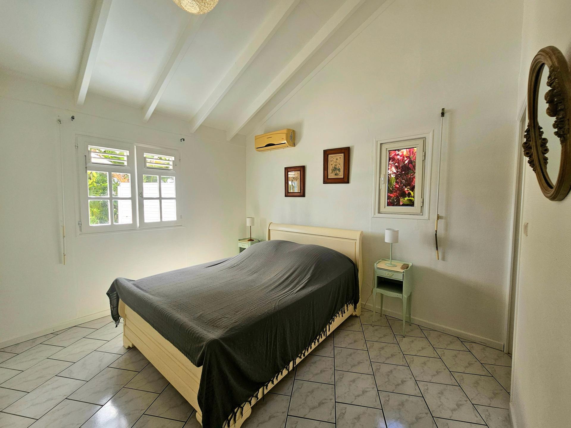 Photo 9 of the listing.