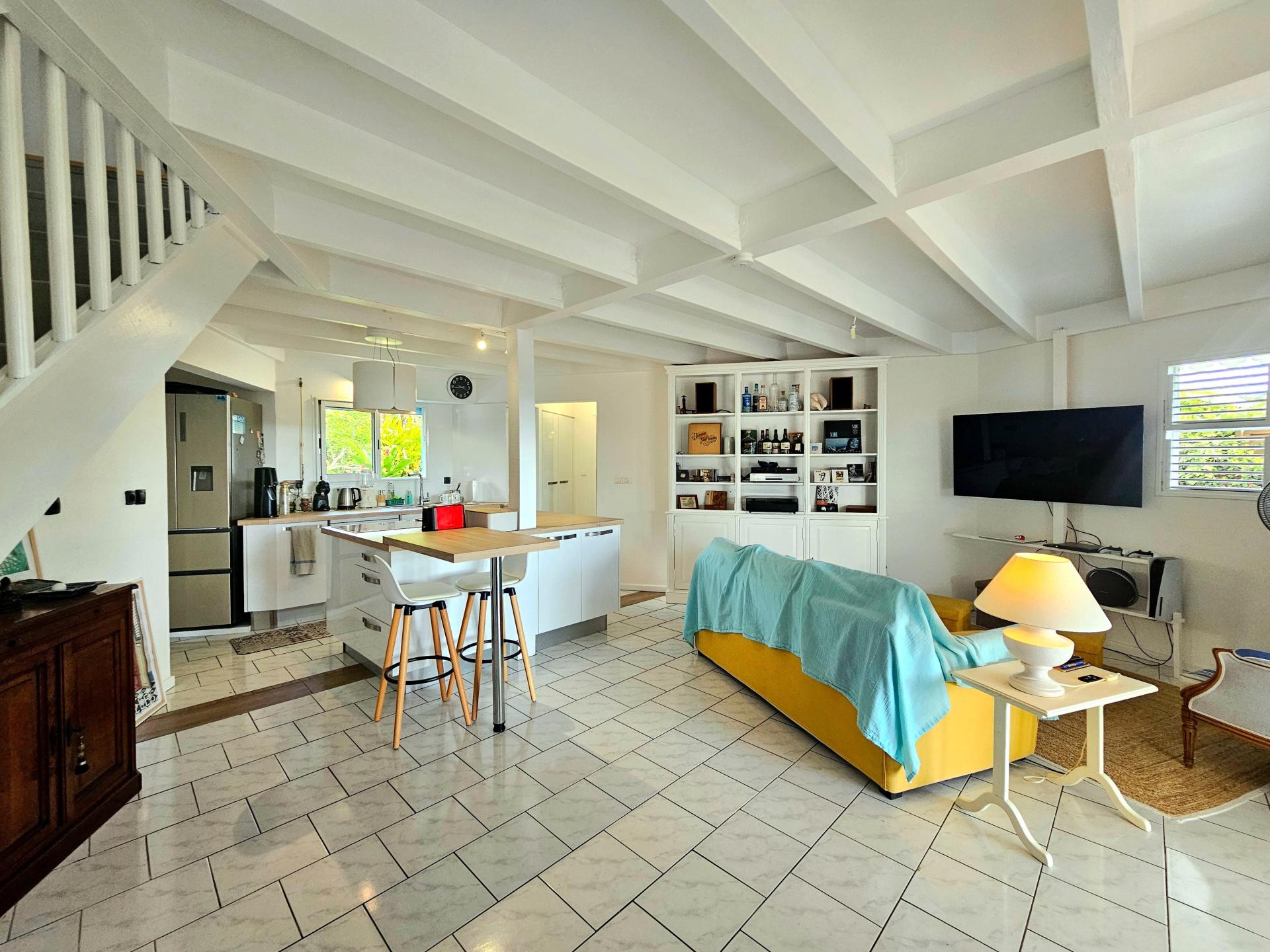 Photo 4 of the listing.