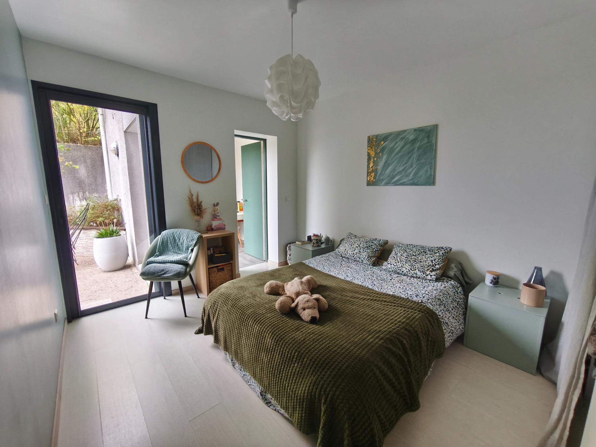 Photo 12 of the listing.