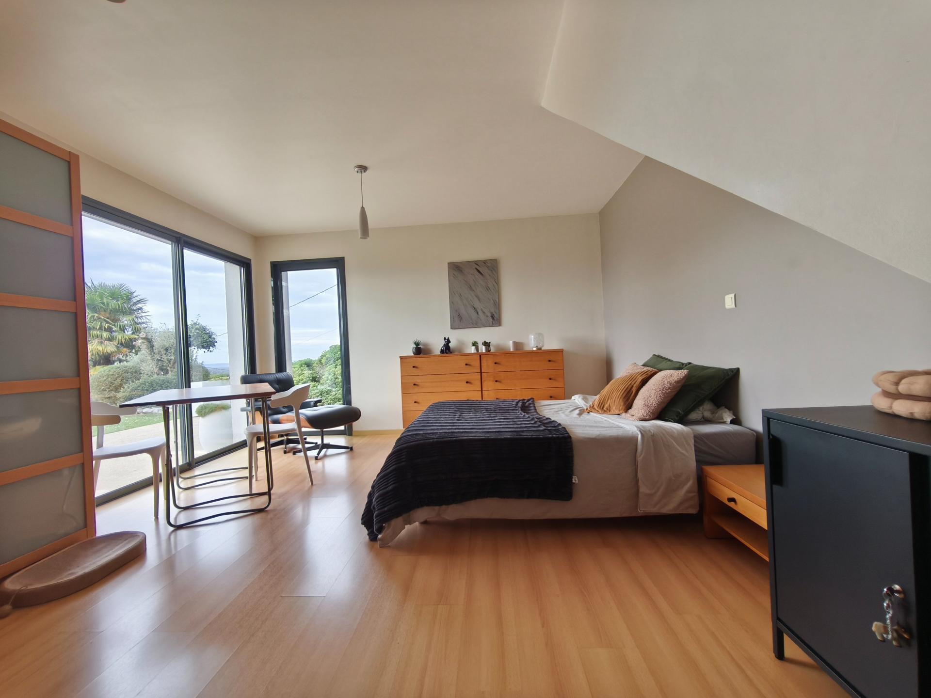 Photo 11 of the listing.