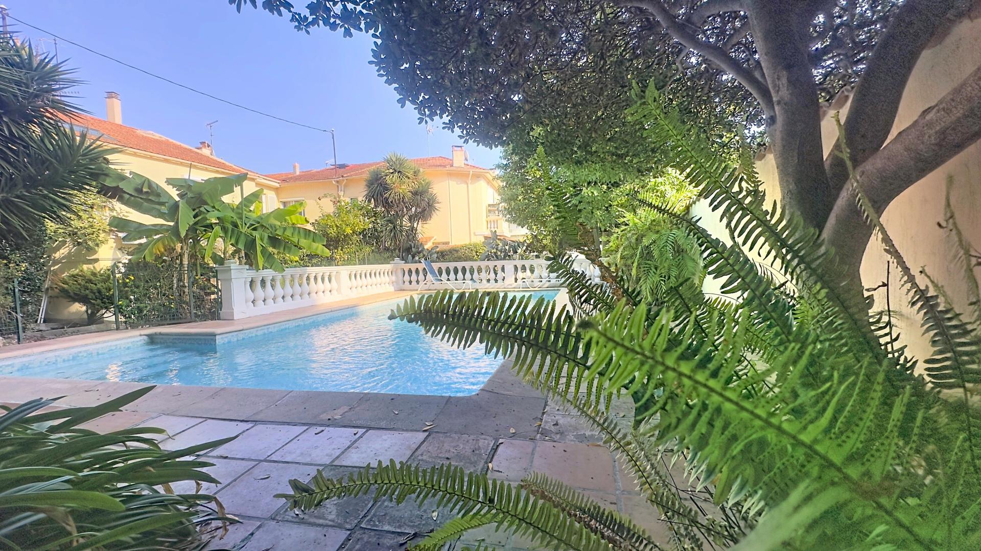 Photo 3 of the listing.