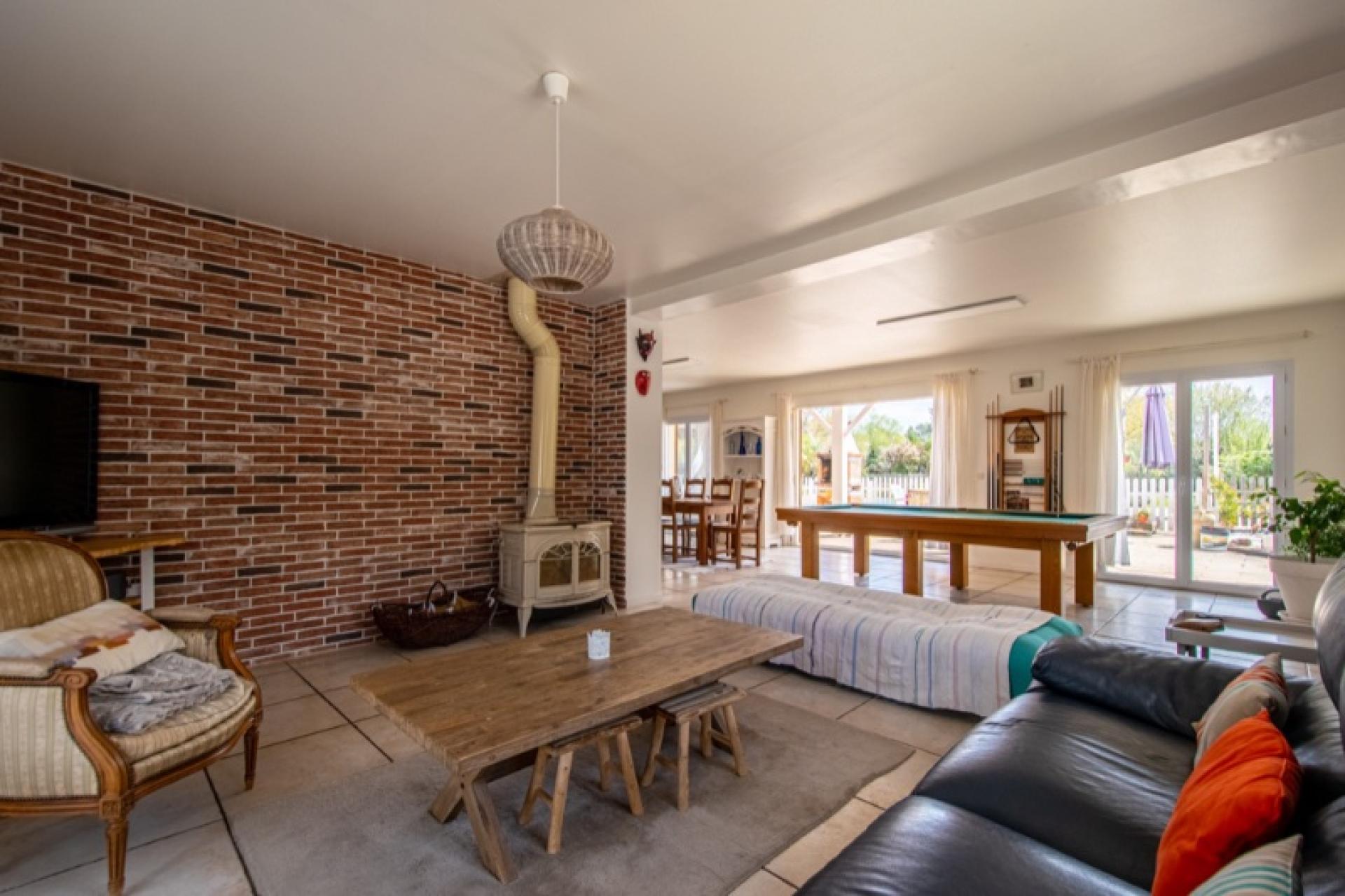 Photo 3 of the listing.