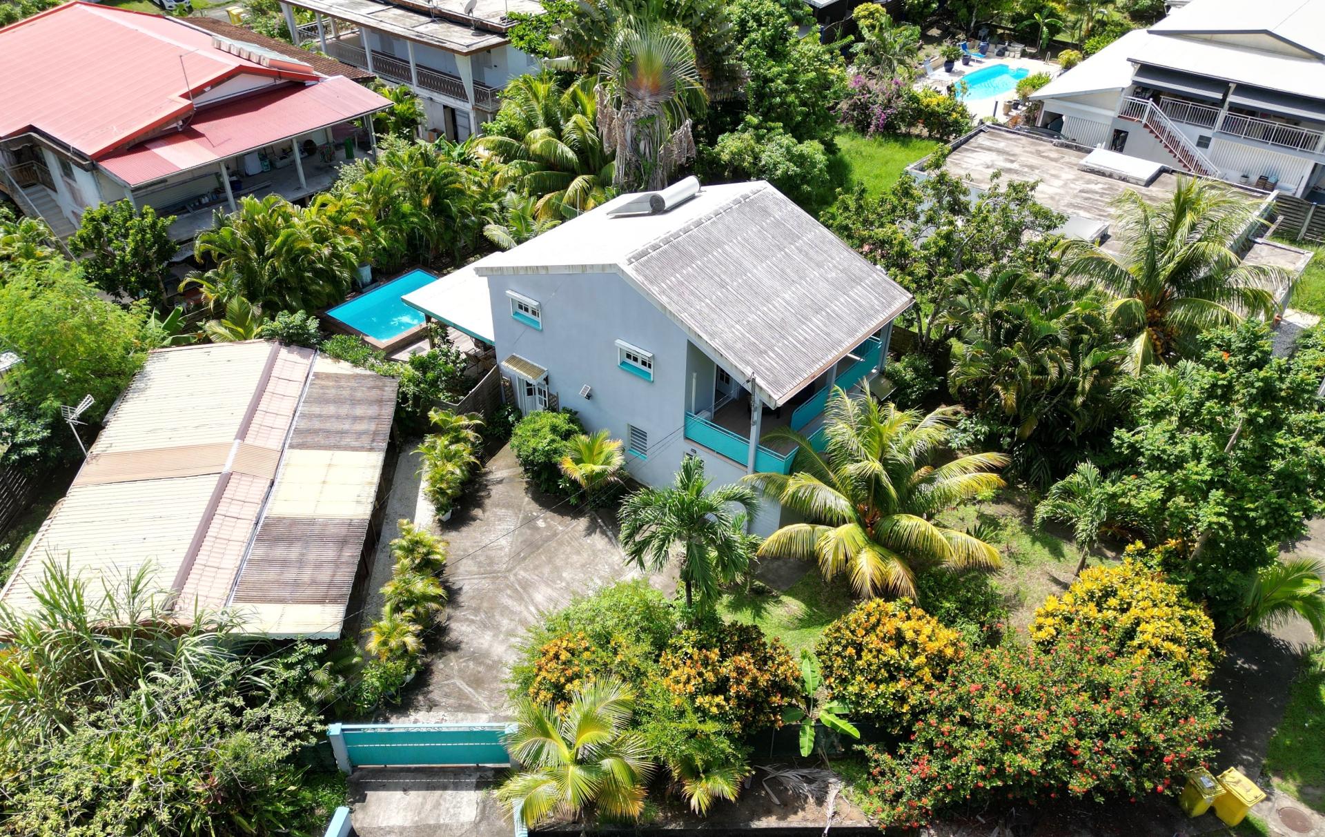 Photo 2 of the listing.