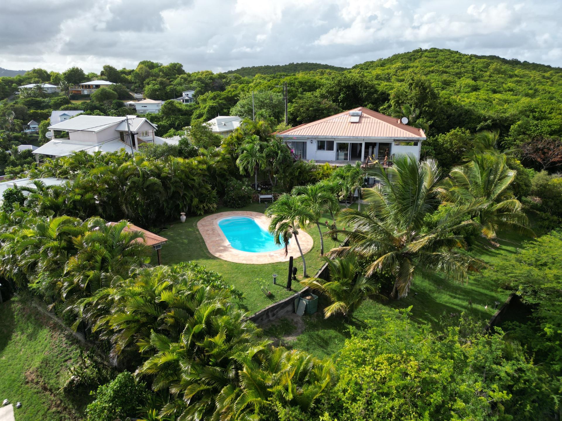 Photo 3 of the listing.