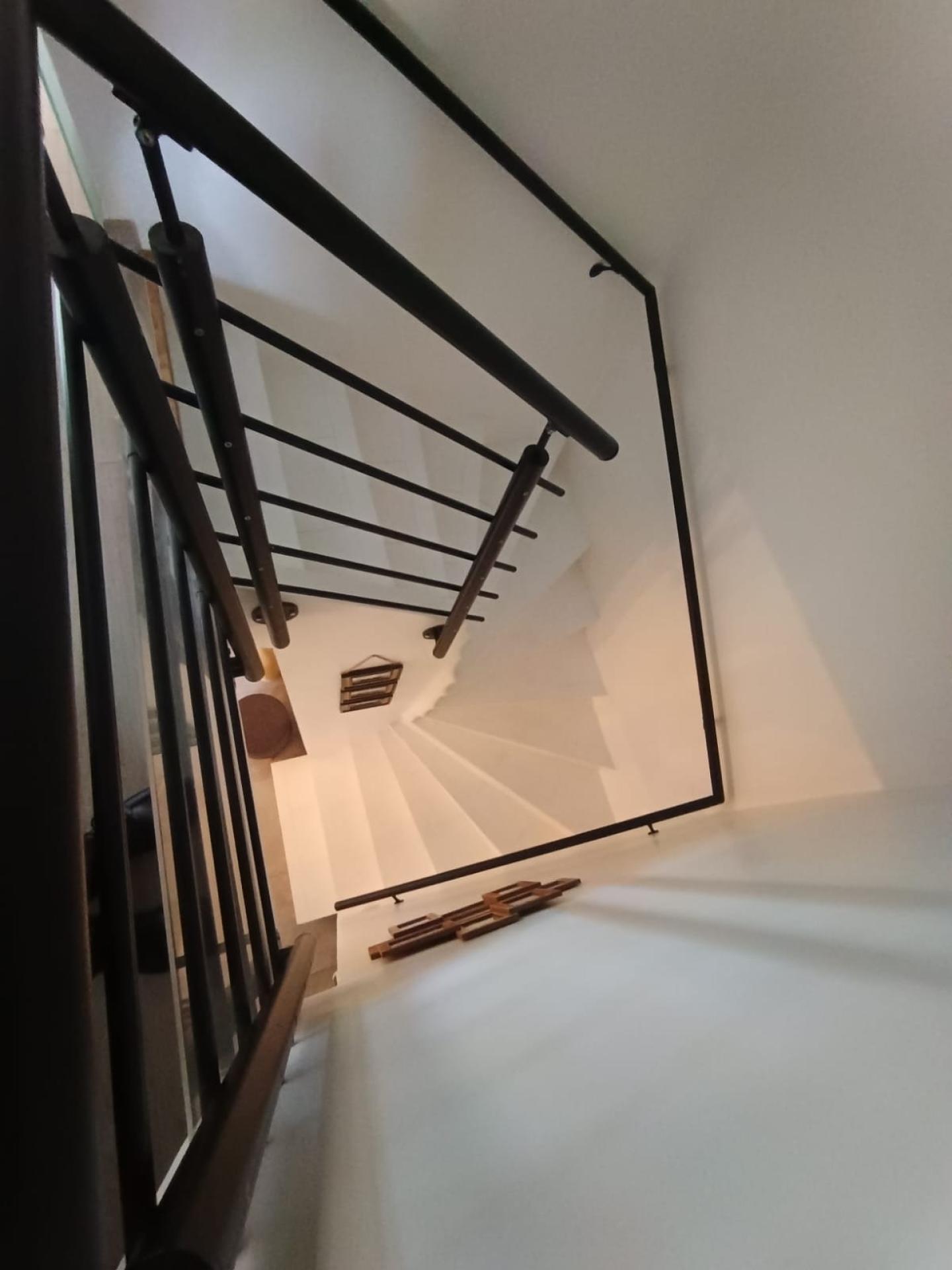 Photo 6 of the listing.