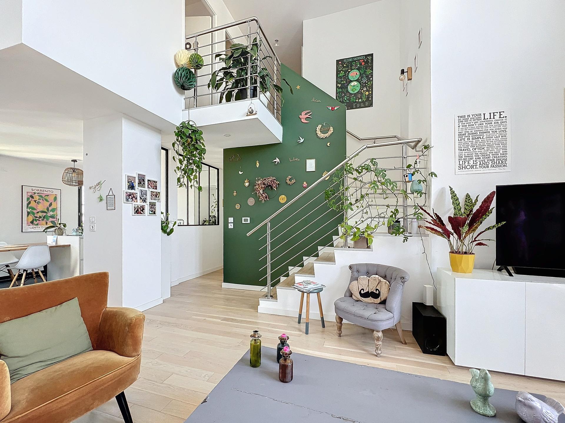 Photo 9 of the listing.