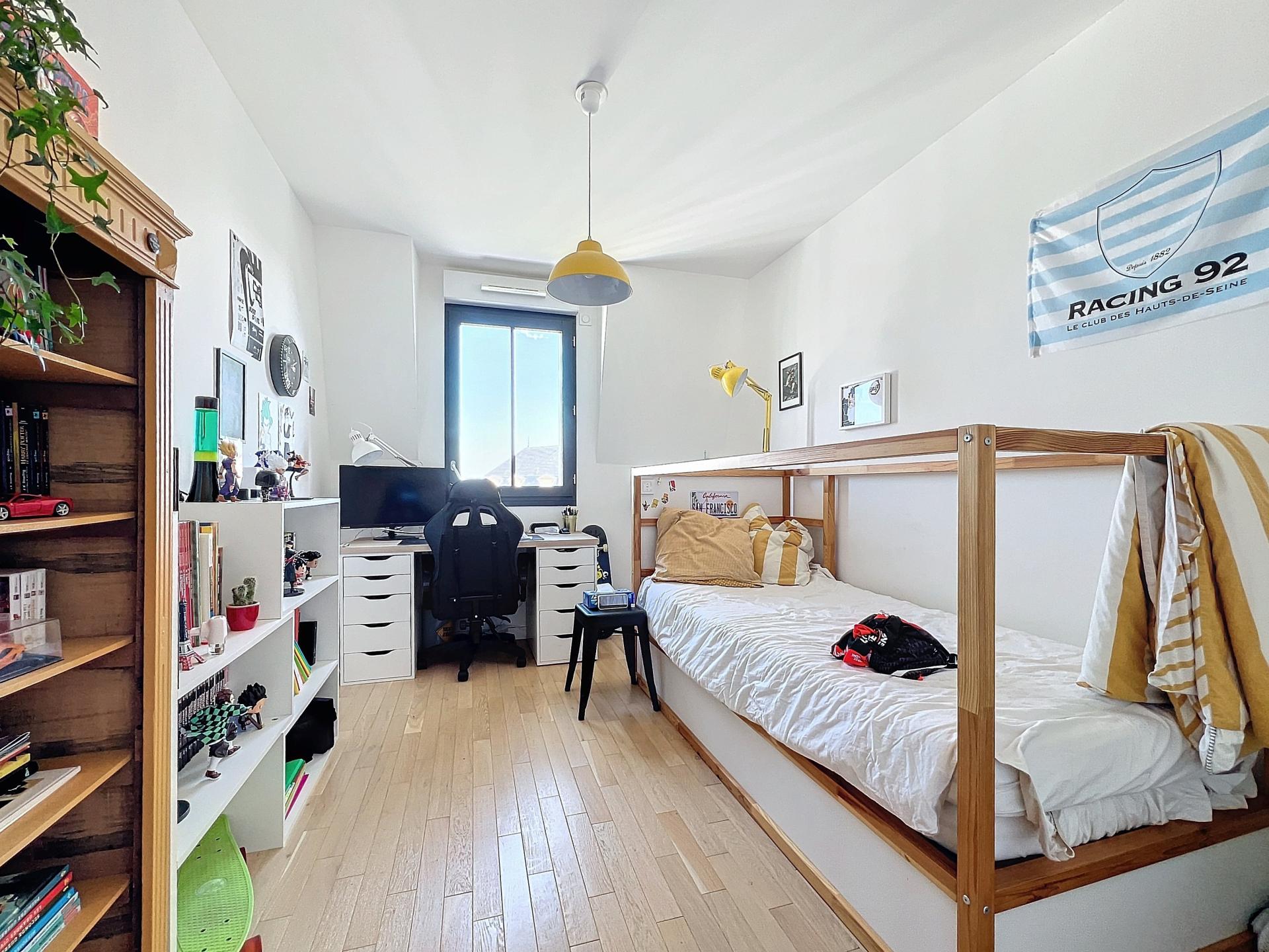 Photo 13 of the listing.