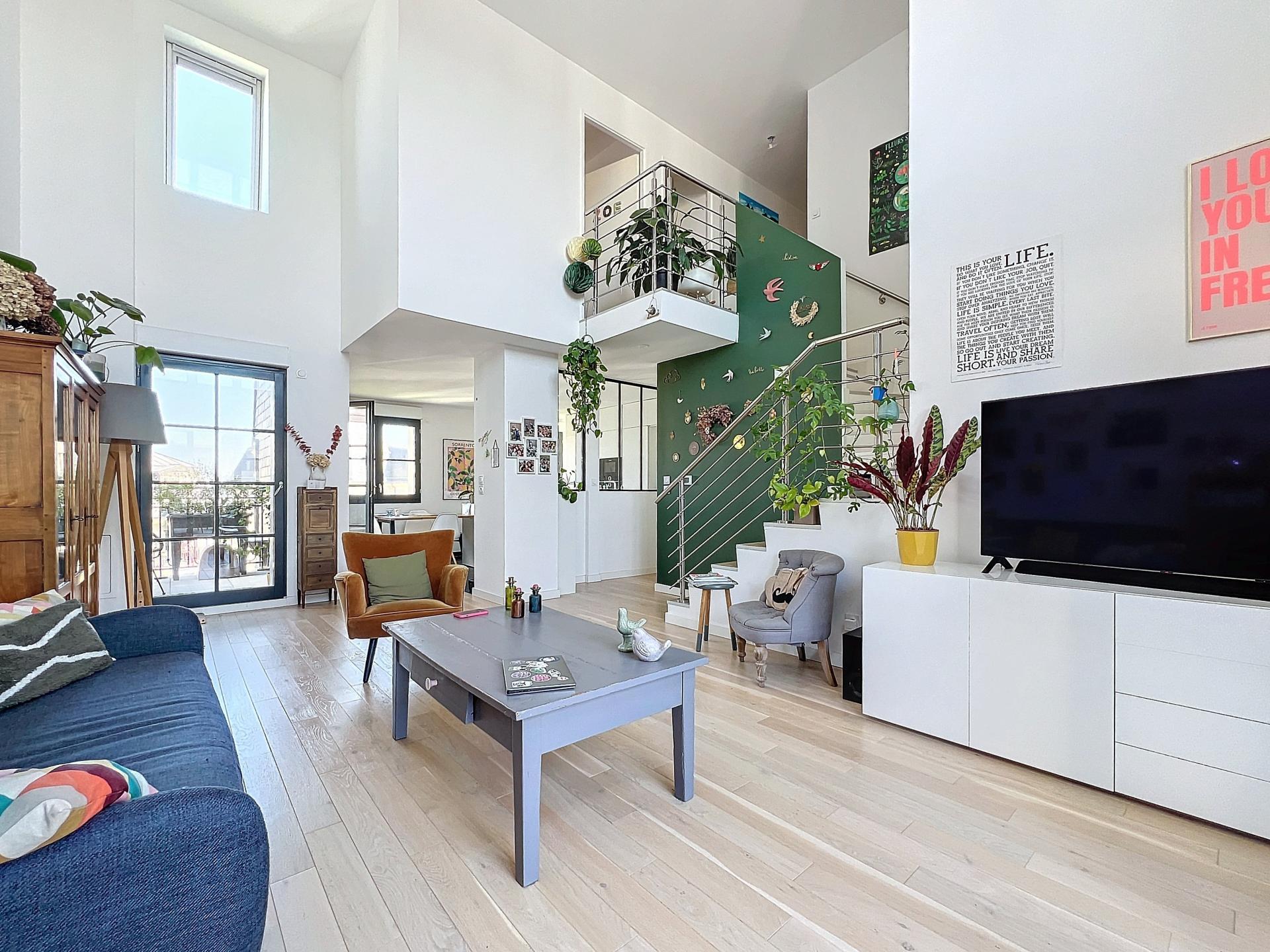 Photo 8 of the listing.