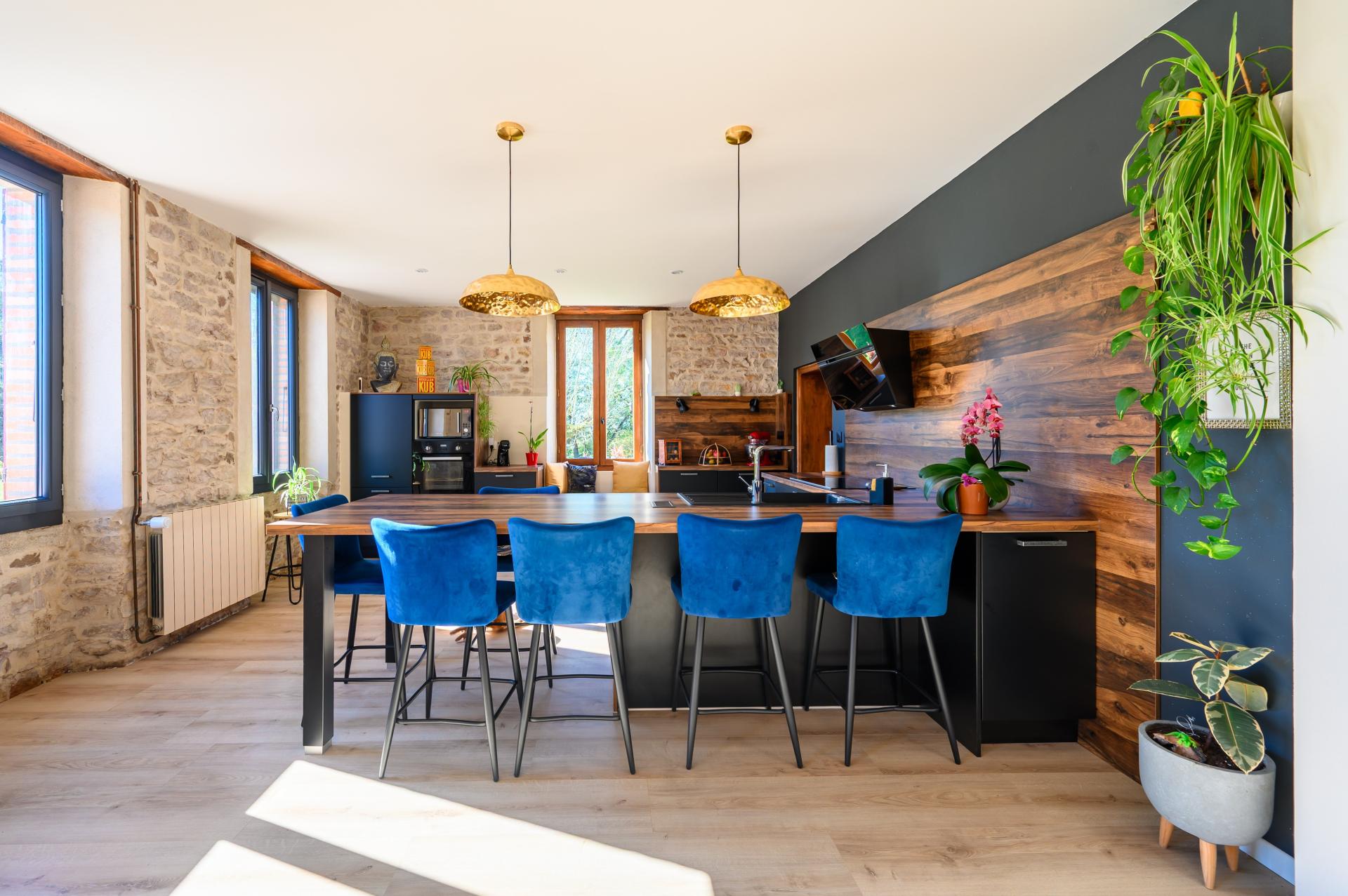 Photo 4 of the listing.