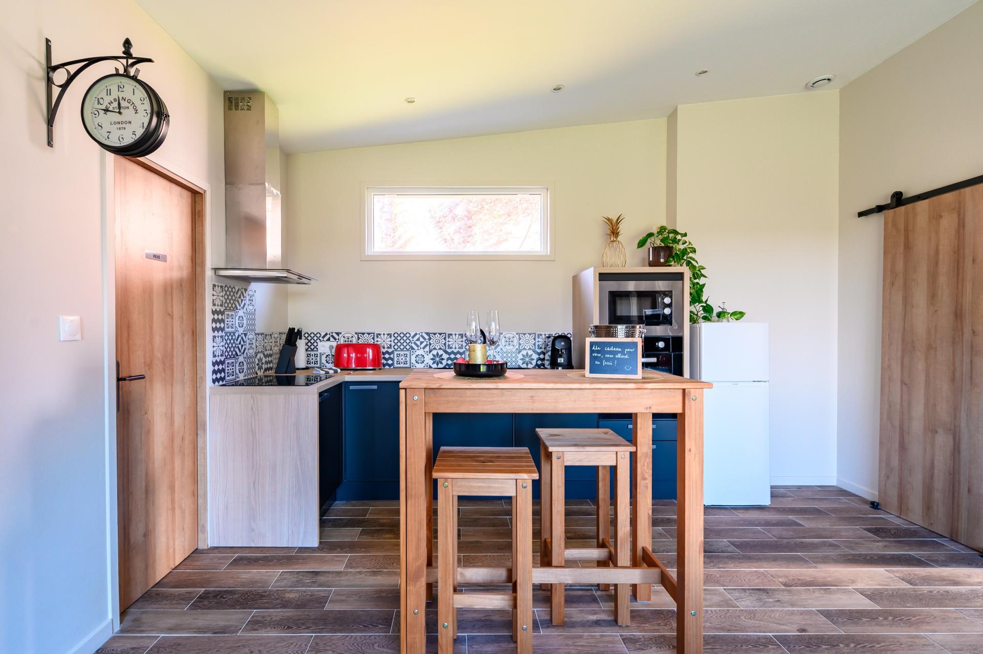 Photo 10 of the listing.