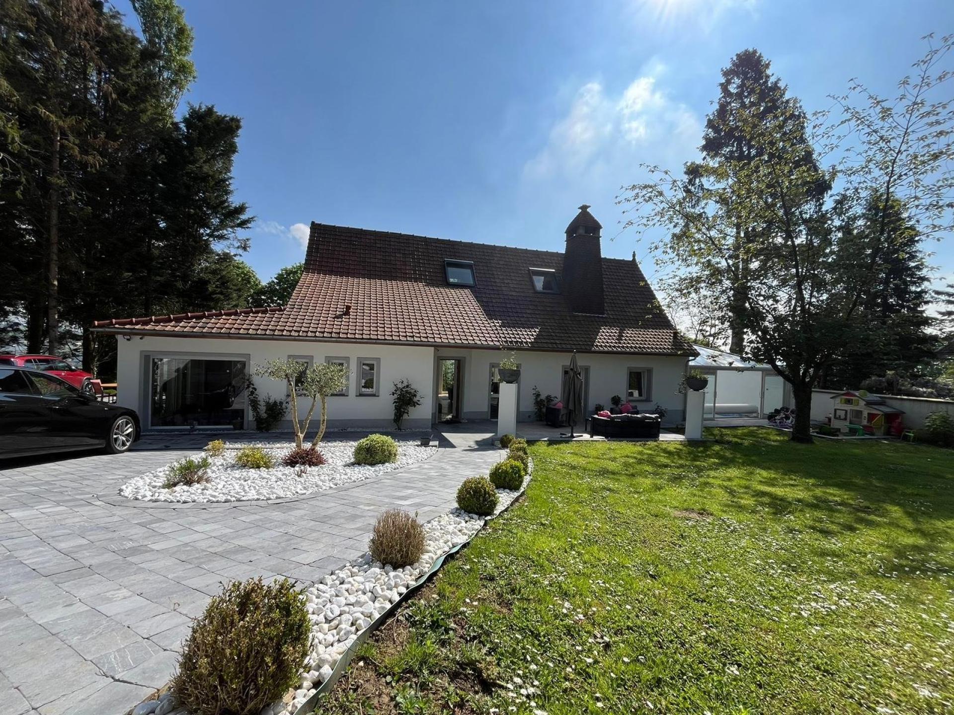 Photo 10 of the listing.