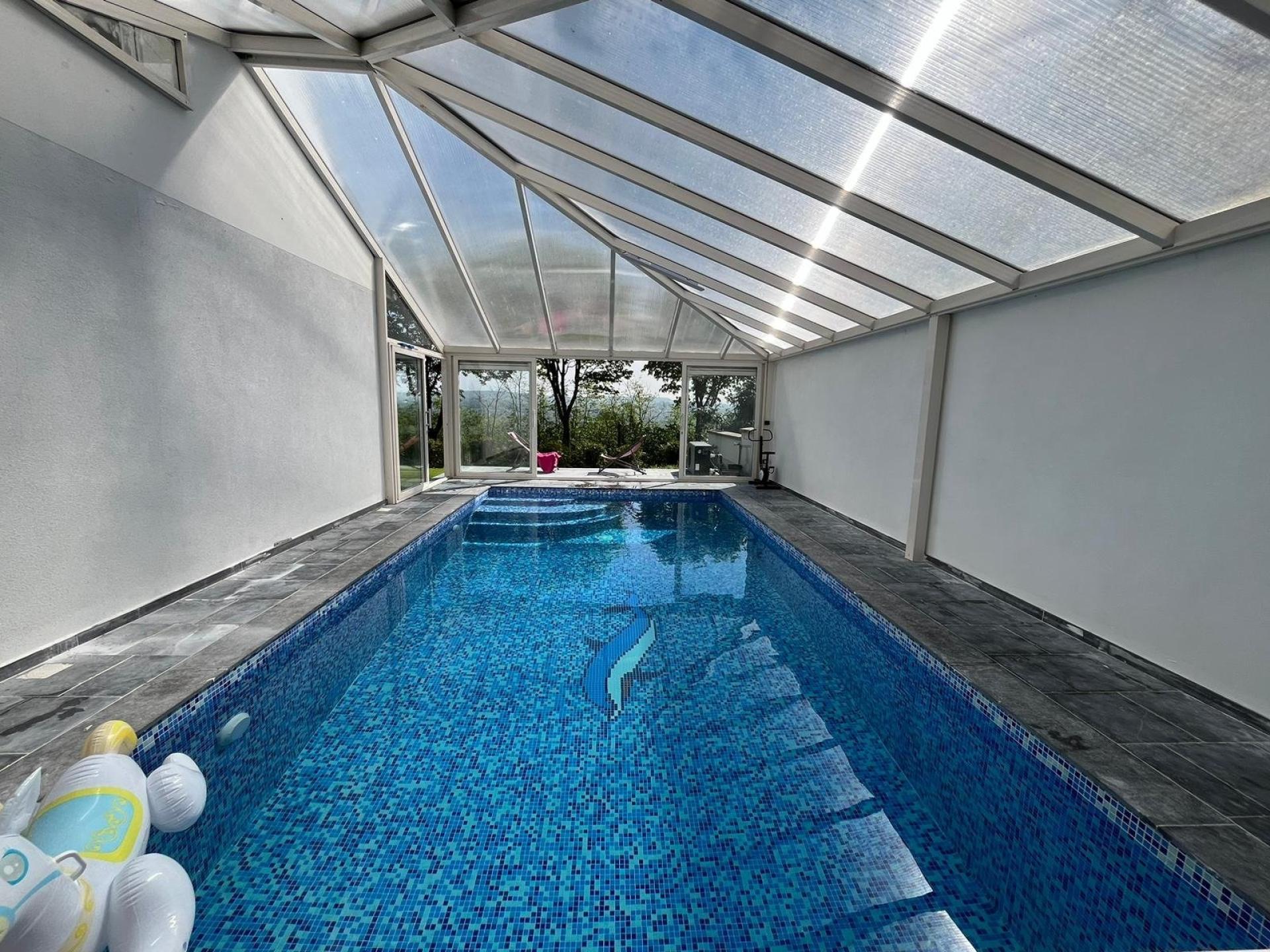 Photo 4 of the listing.