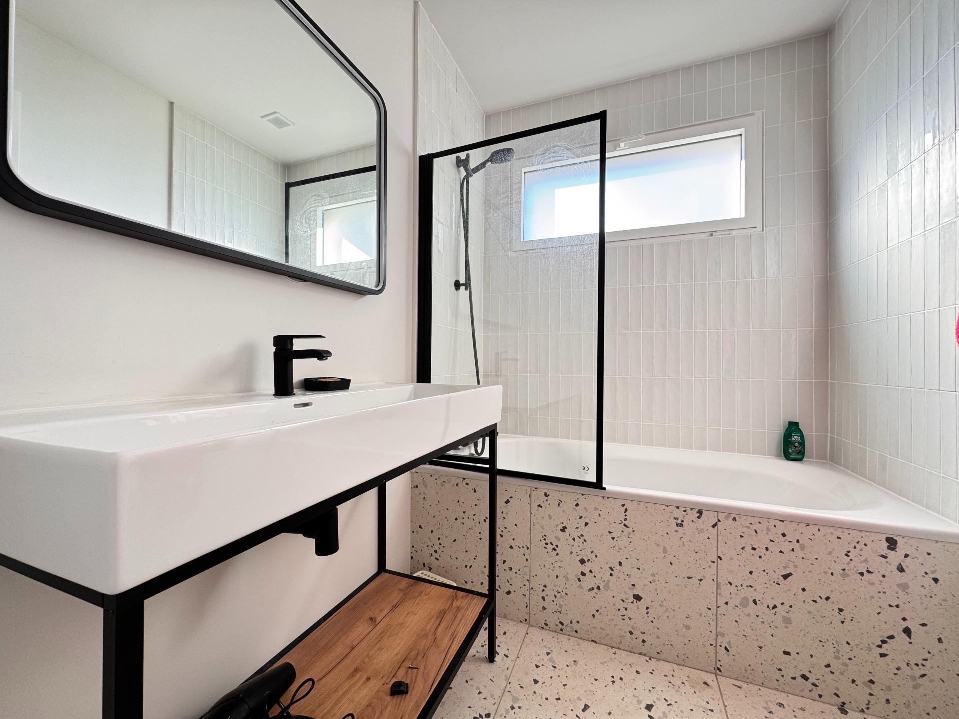 Photo 12 of the listing.