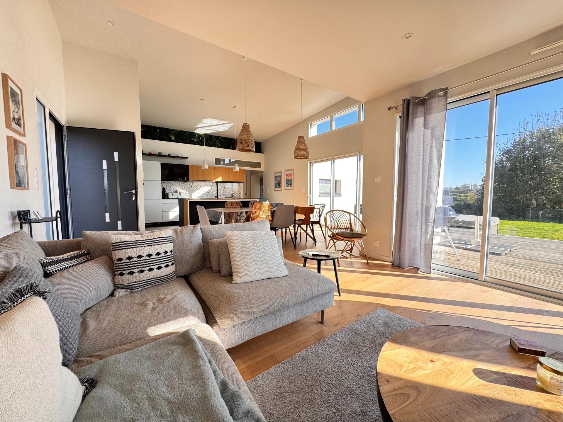 Photo 3 of the listing.