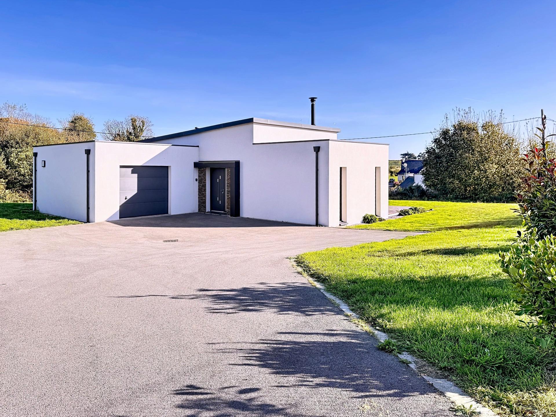 Photo 4 of the listing.