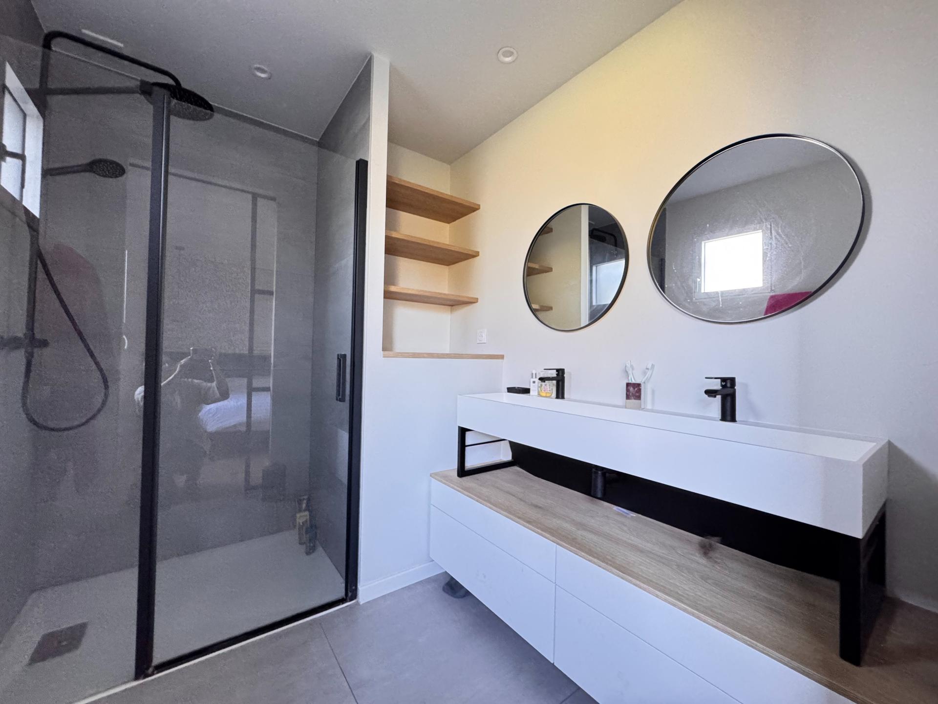 Photo 11 of the listing.