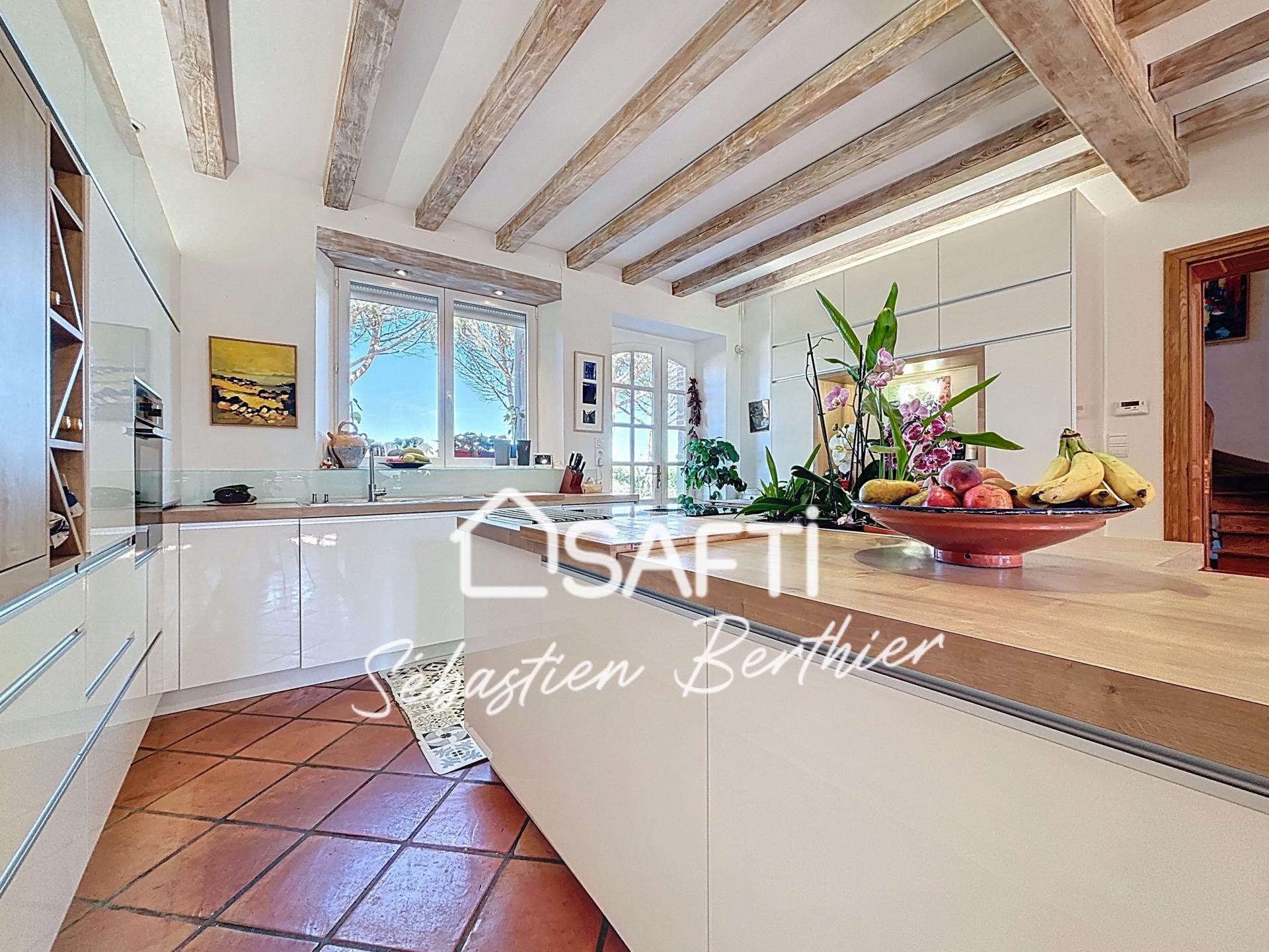 Photo 4 of the listing.