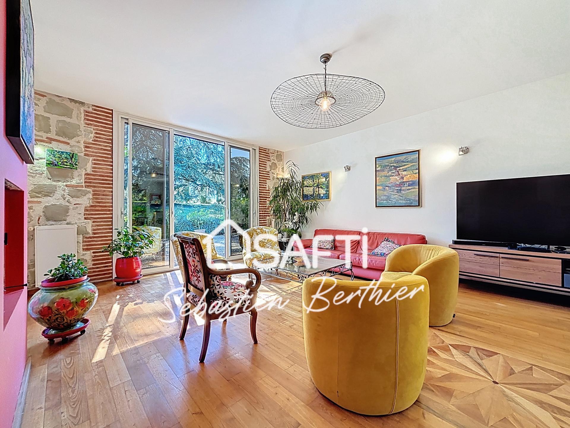 Photo 8 of the listing.