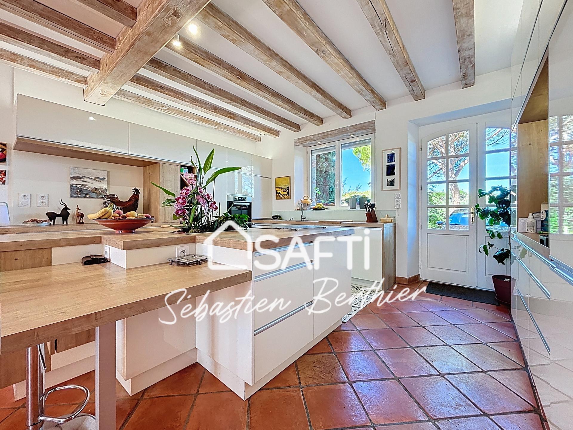 Photo 5 of the listing.