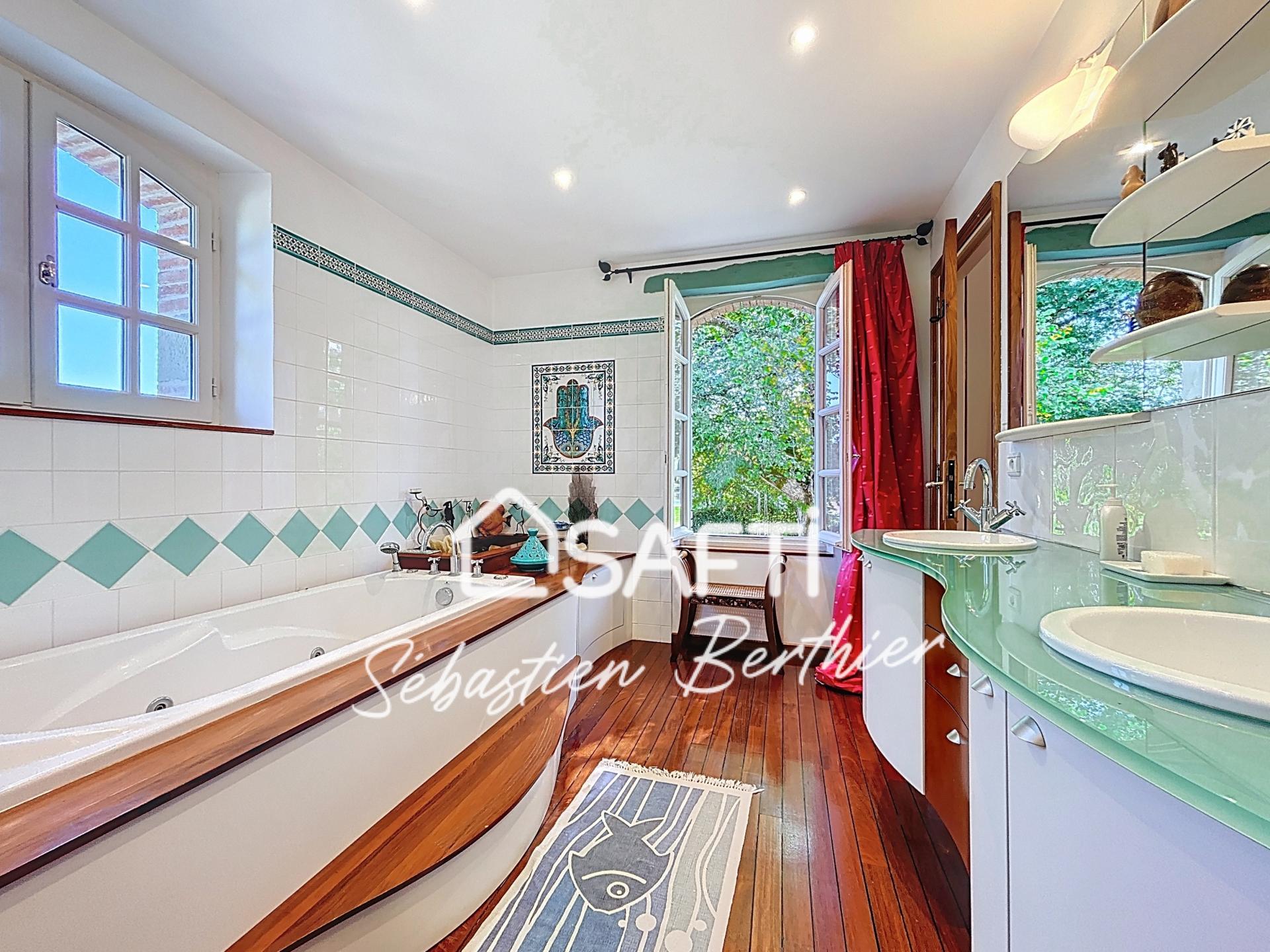 Photo 12 of the listing.