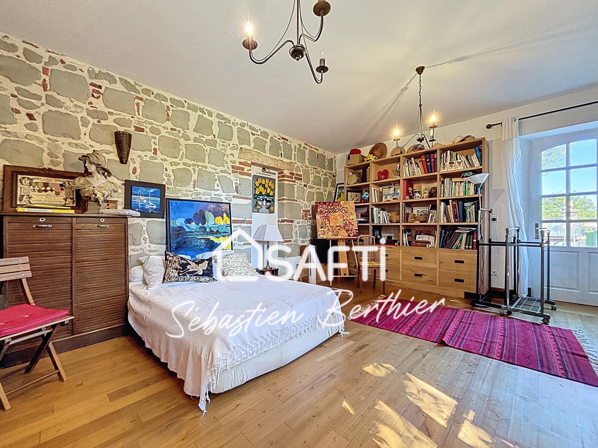 Photo 13 of the listing.