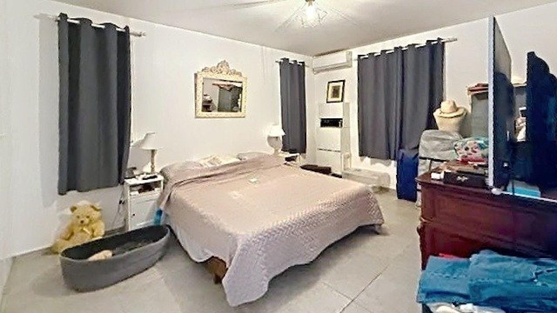 Photo 6 of the listing.