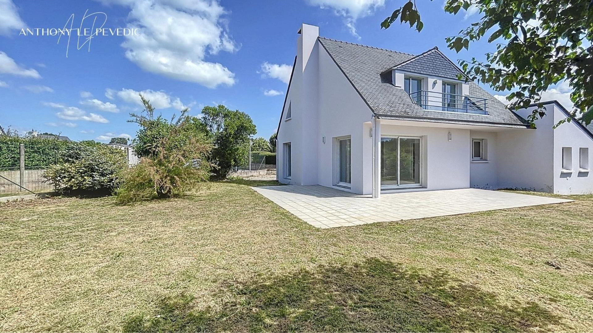 Photo 2 of the listing.