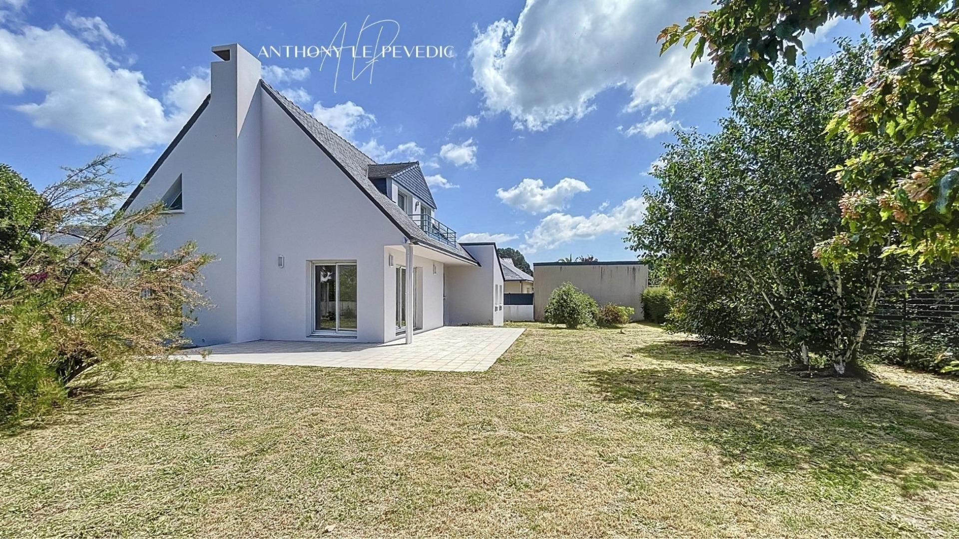 Photo 14 of the listing.