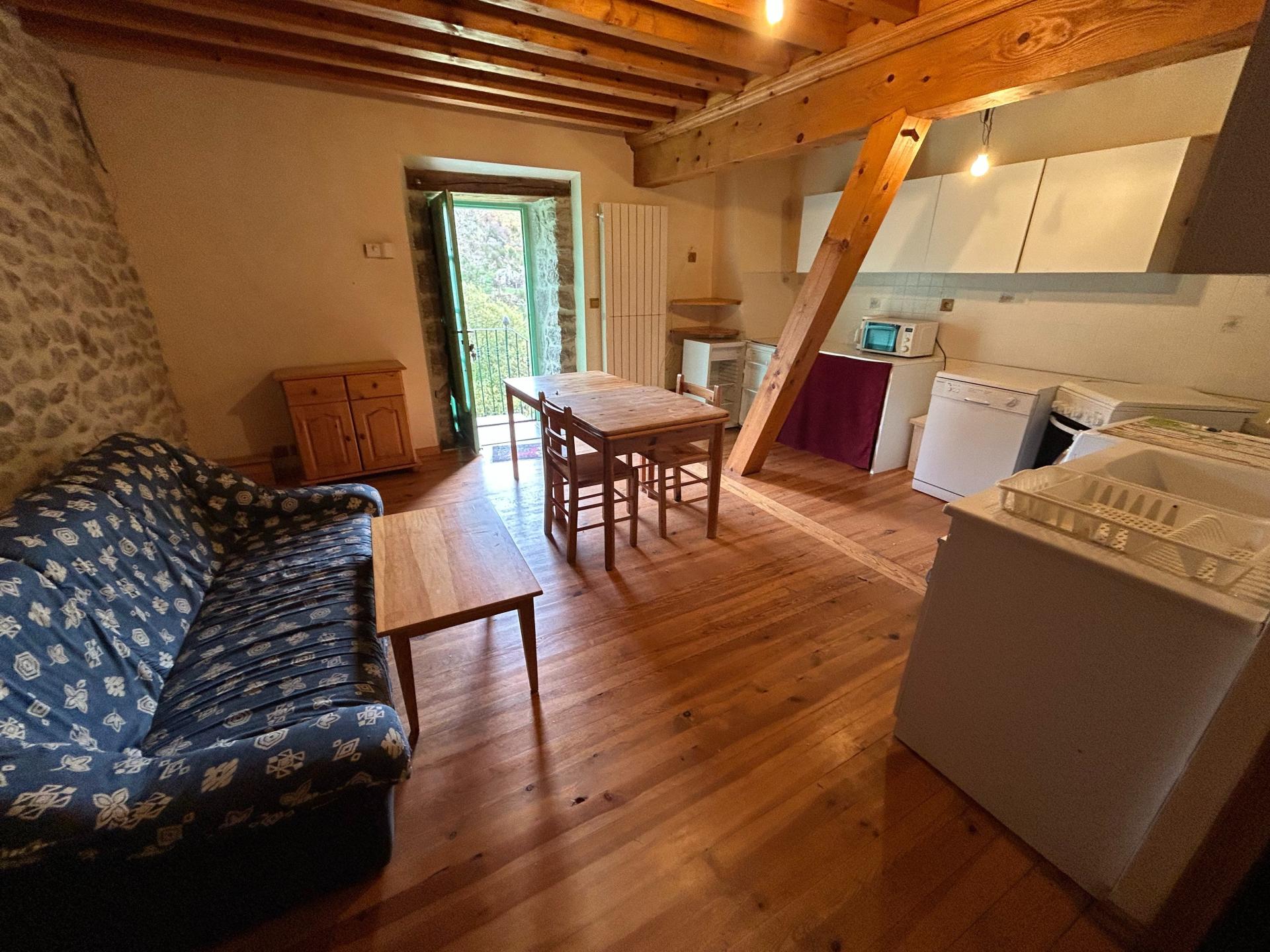 Photo 14 of the listing.