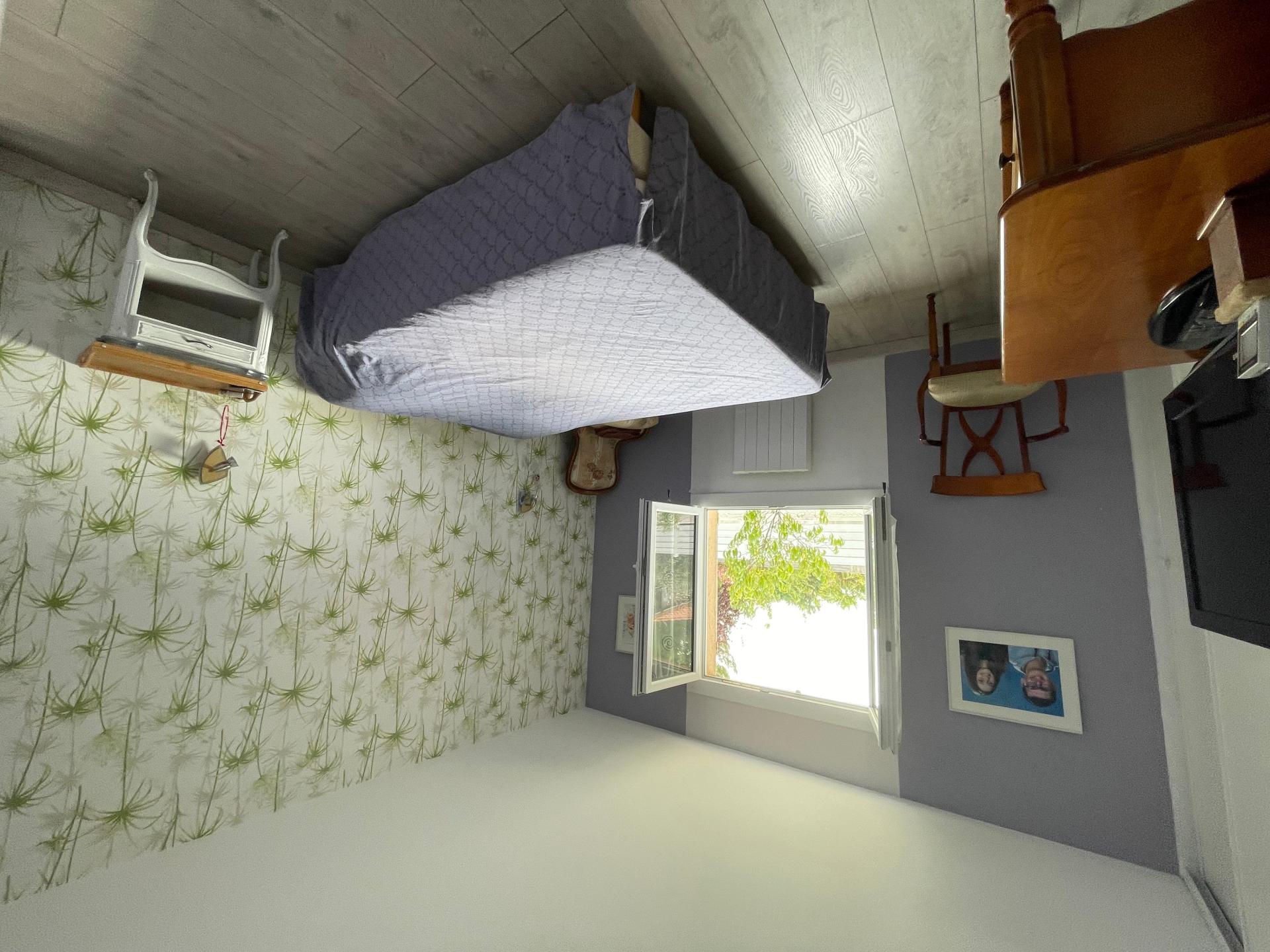 Photo 5 of the listing.