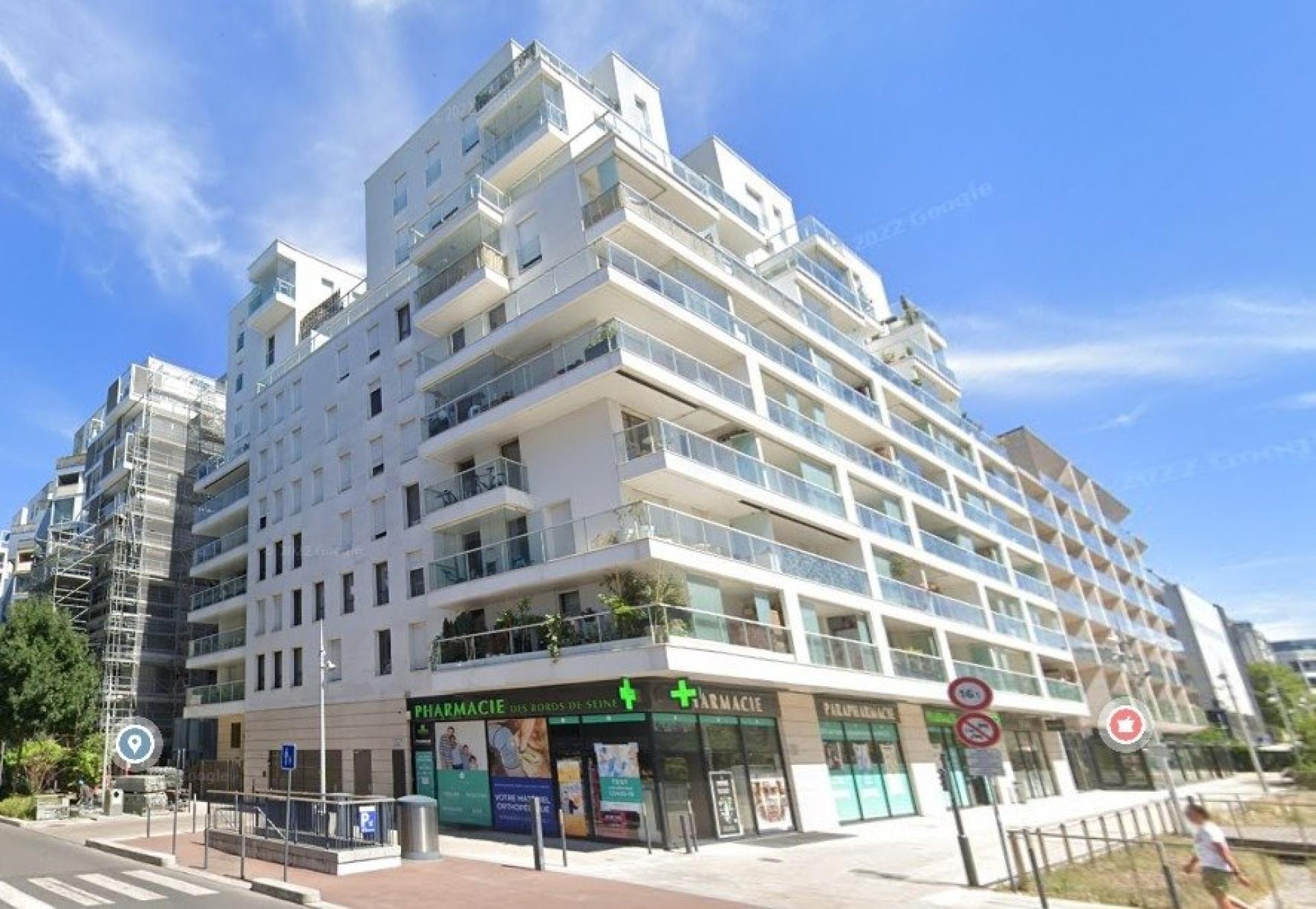 Photo 2 of the listing.