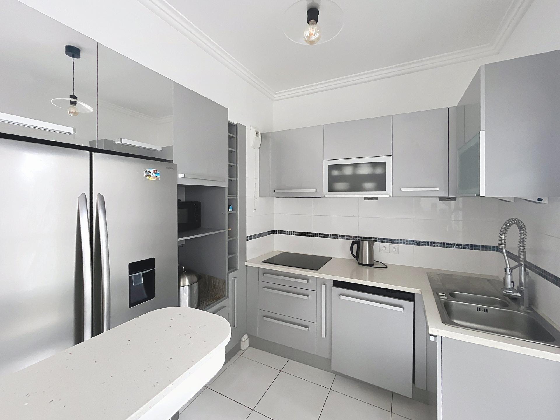 Photo 8 of the listing.