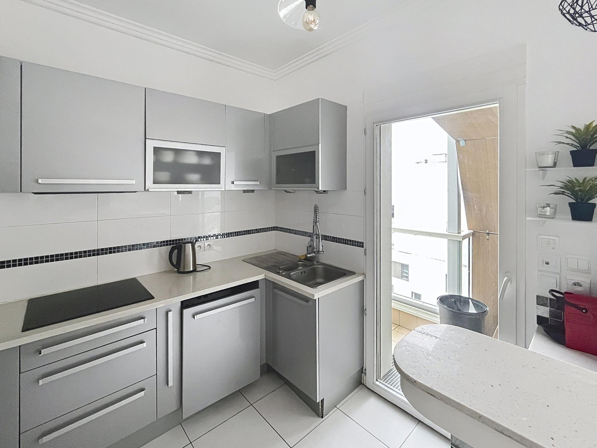 Photo 7 of the listing.