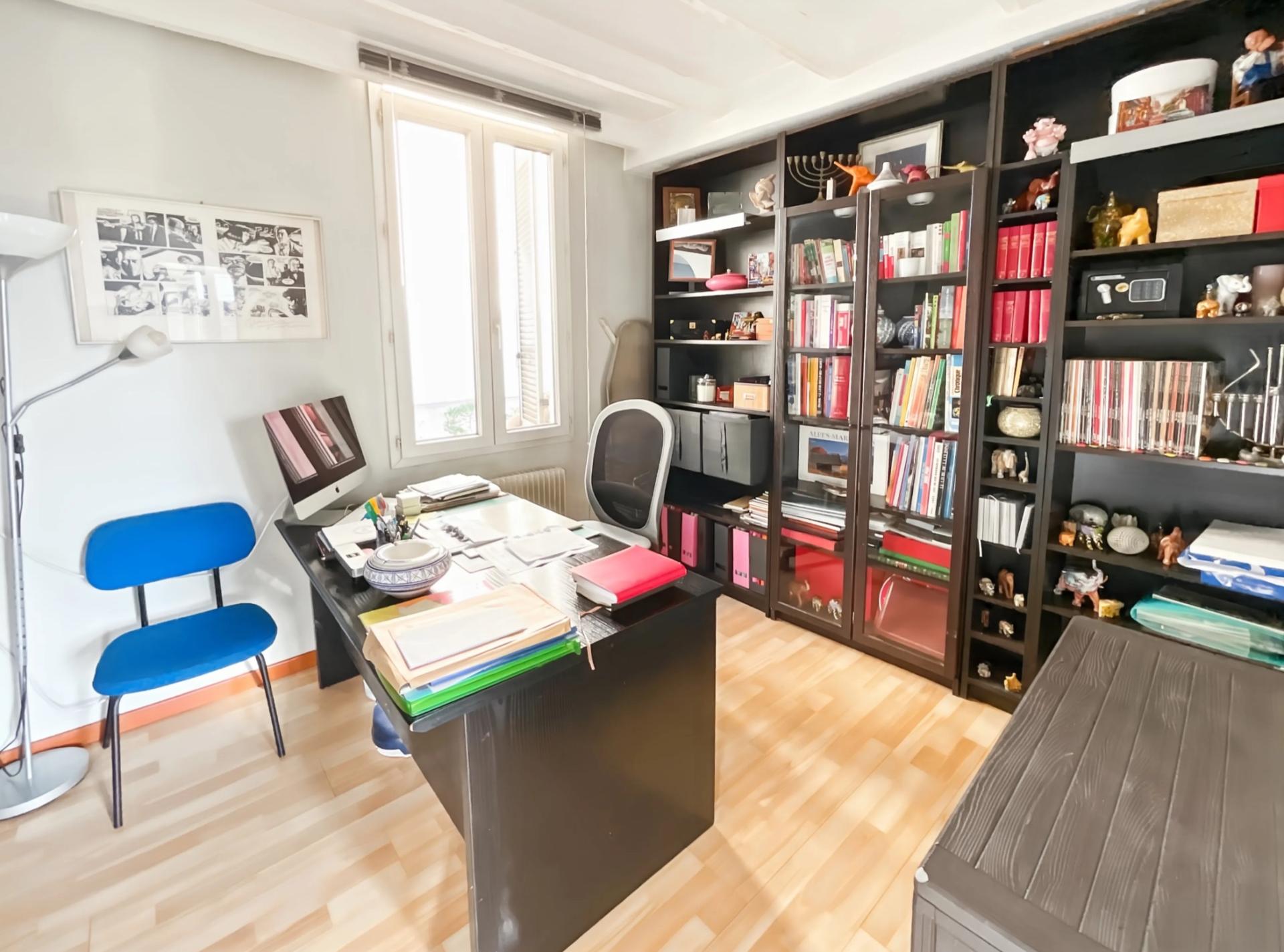 Photo 7 of the listing.