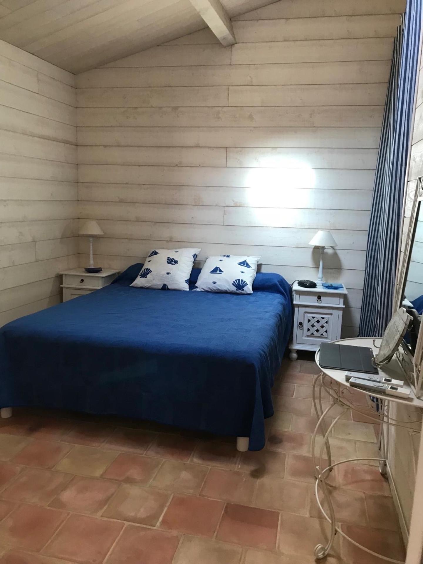 Photo 13 of the listing.