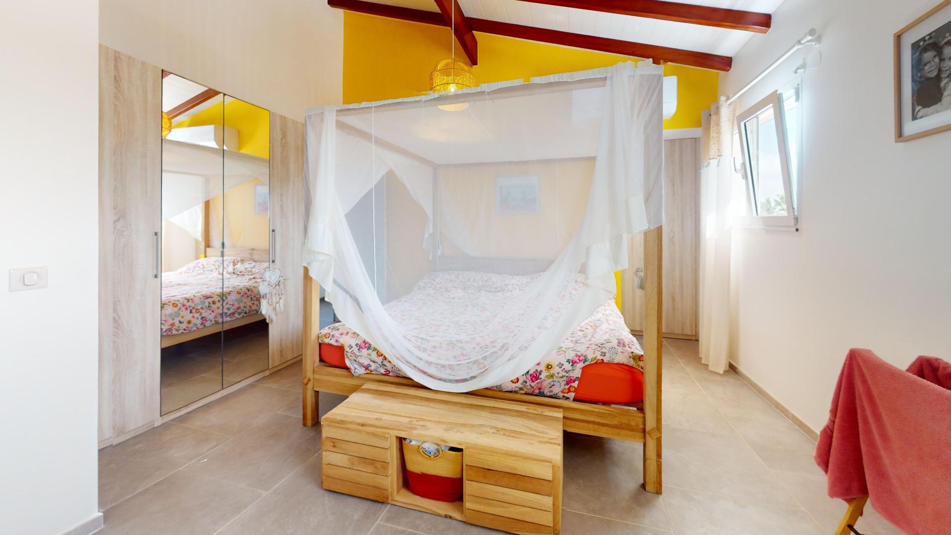 Photo 7 of the listing.