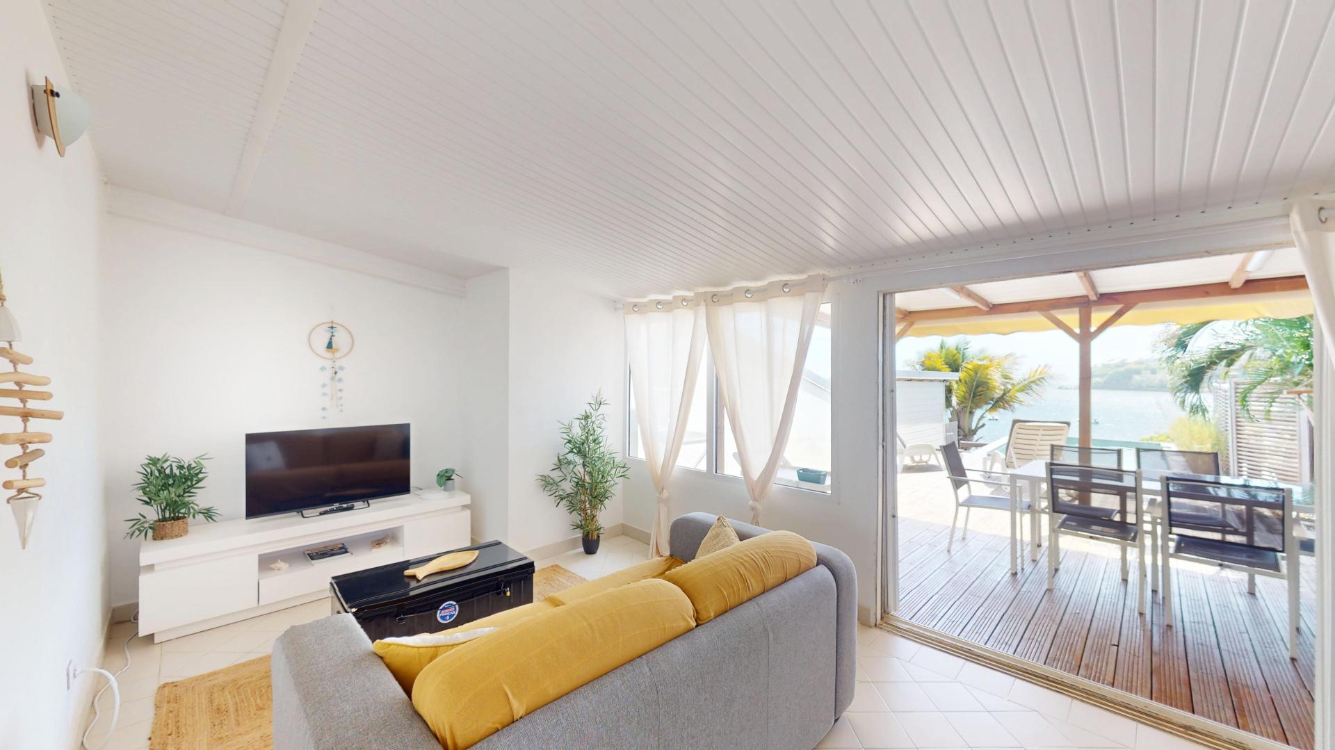 Photo 14 of the listing.