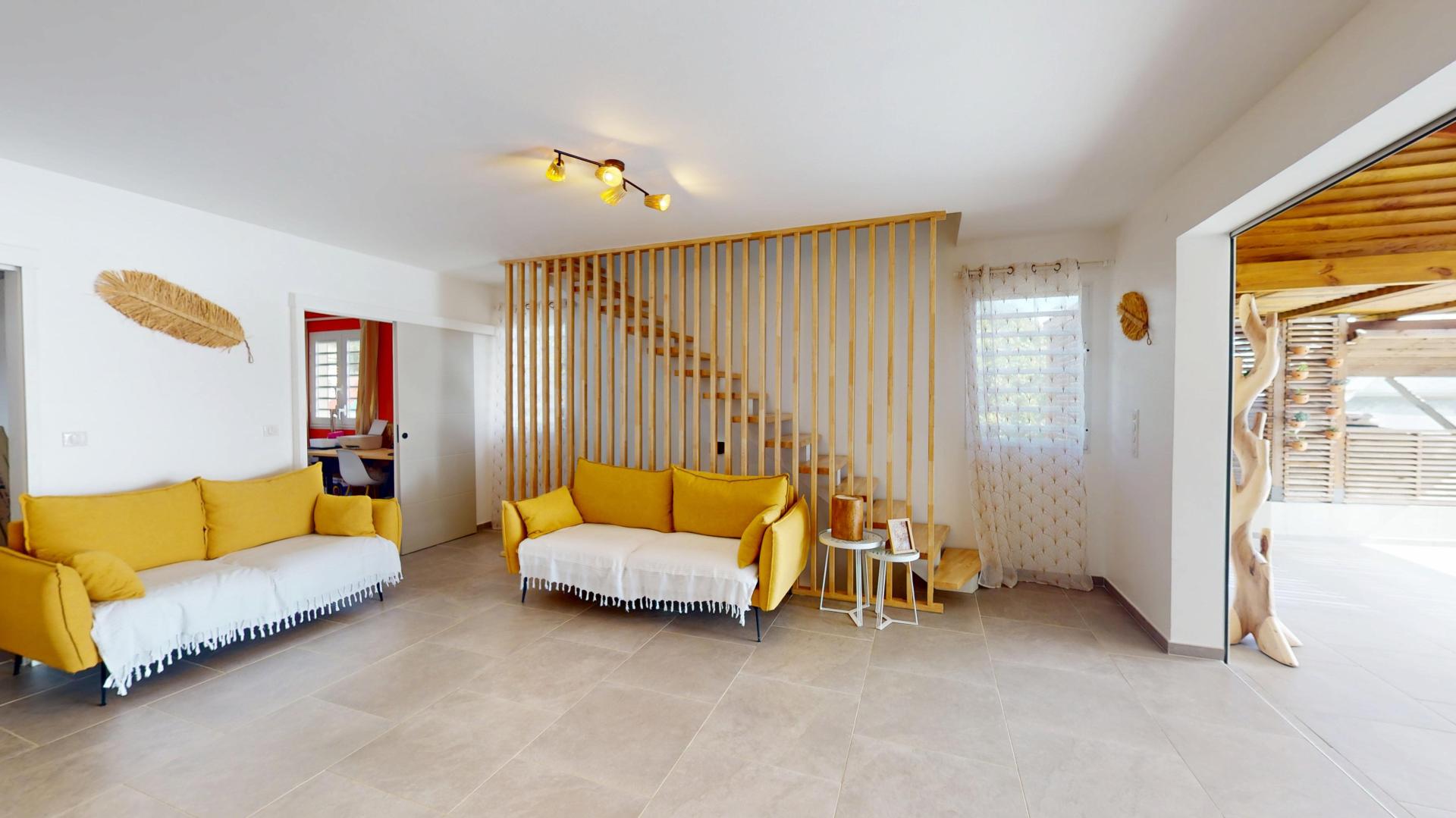 Photo 3 of the listing.