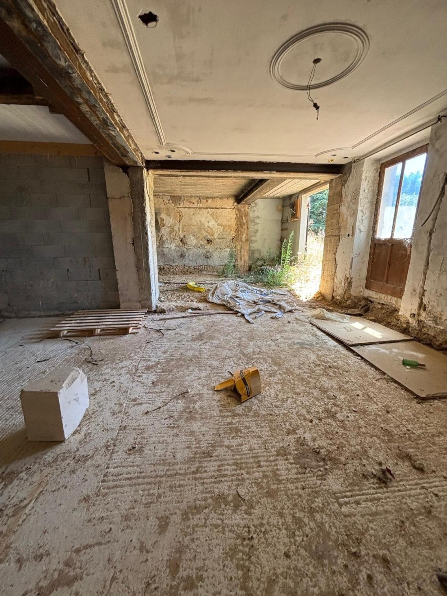 Photo 4 of the listing.