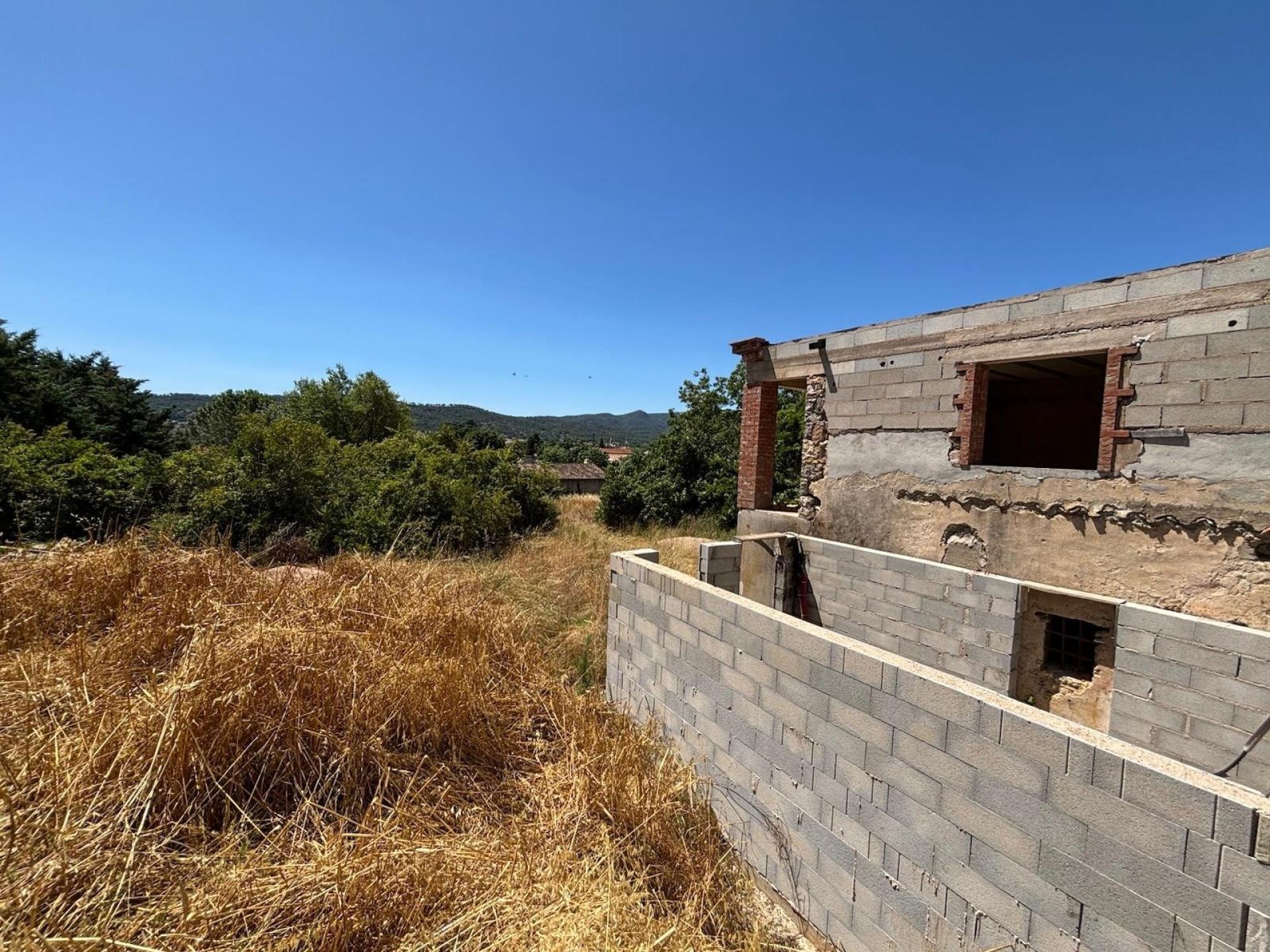 Photo 5 of the listing.